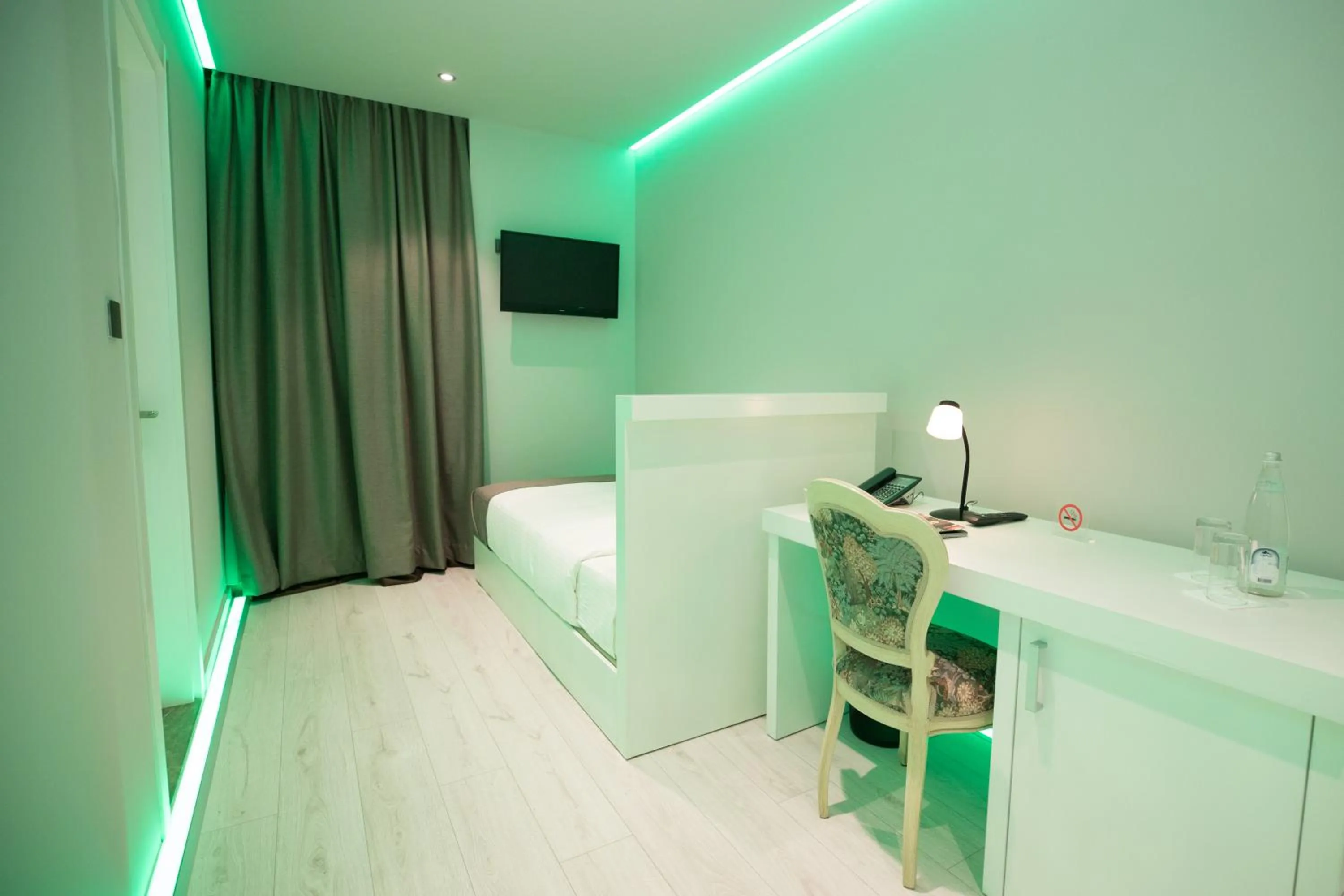 Photo of the whole room, Bed in Metro Hotel Tirana