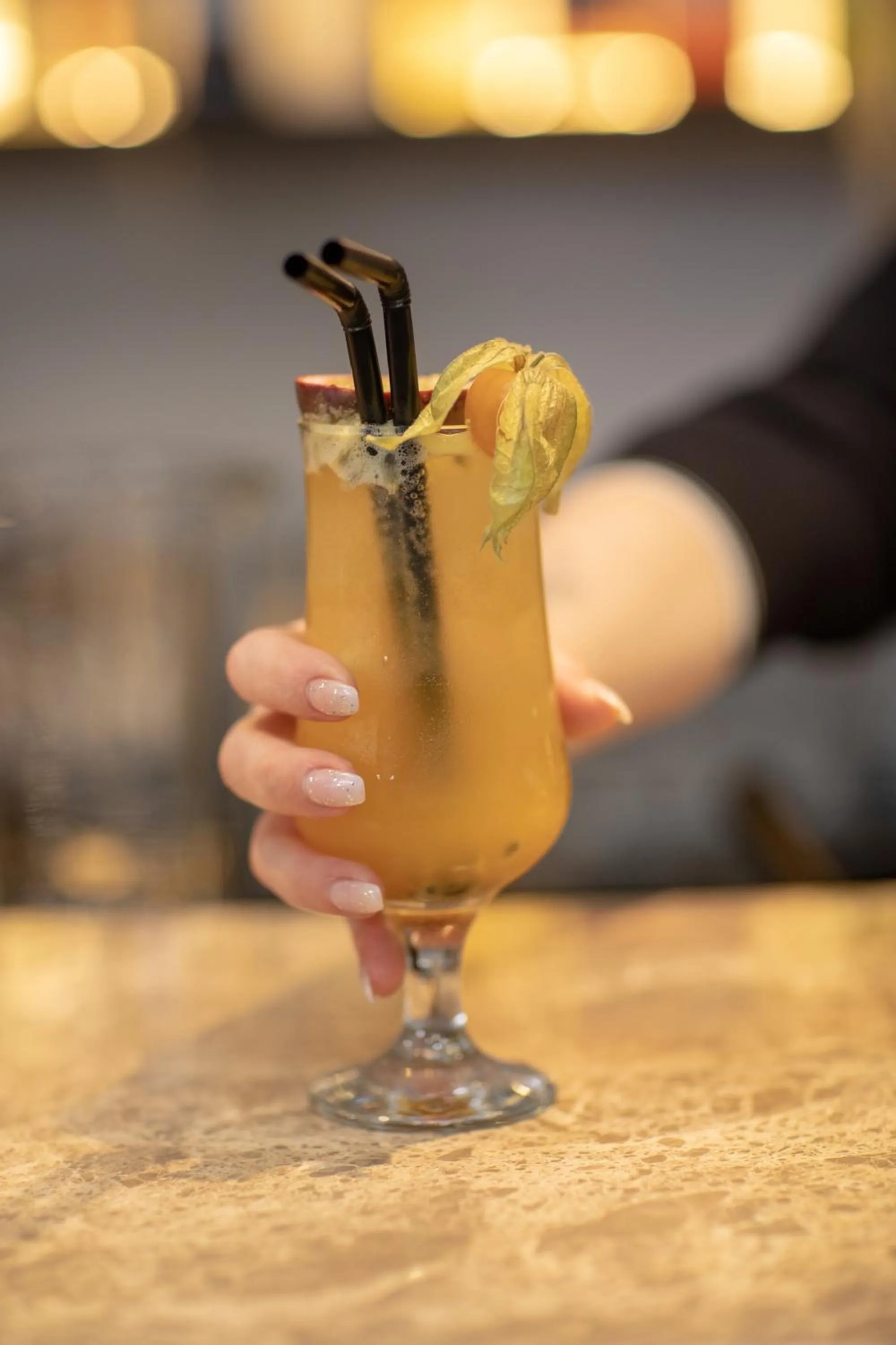 Communal lounge/ TV room in Metro Hotel Tirana