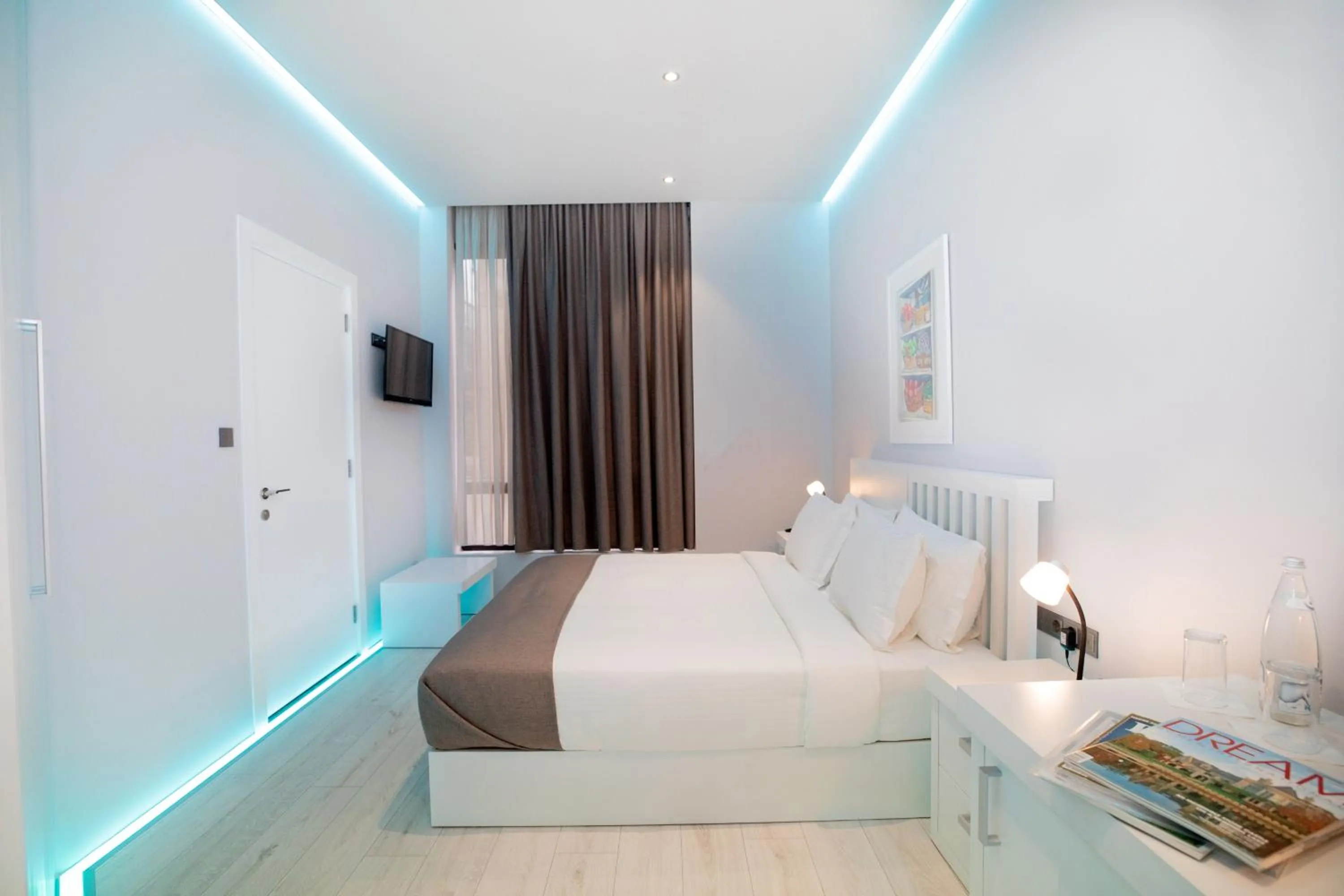 Bed in Metro Hotel Tirana