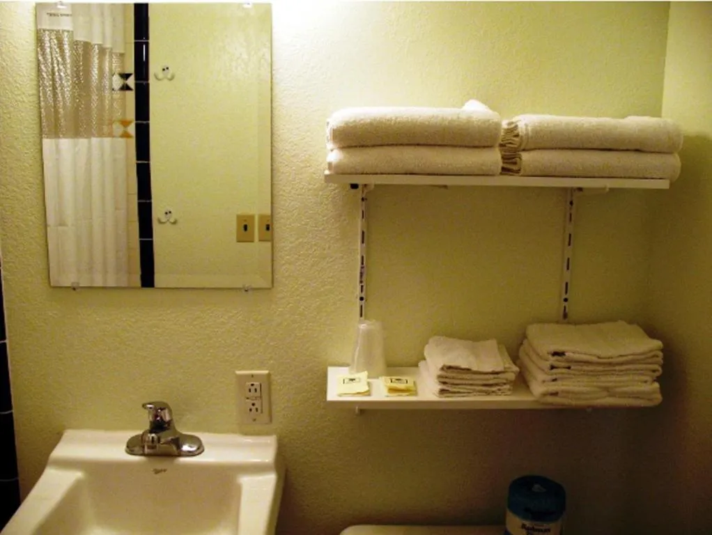 Bathroom in Golden West Motel