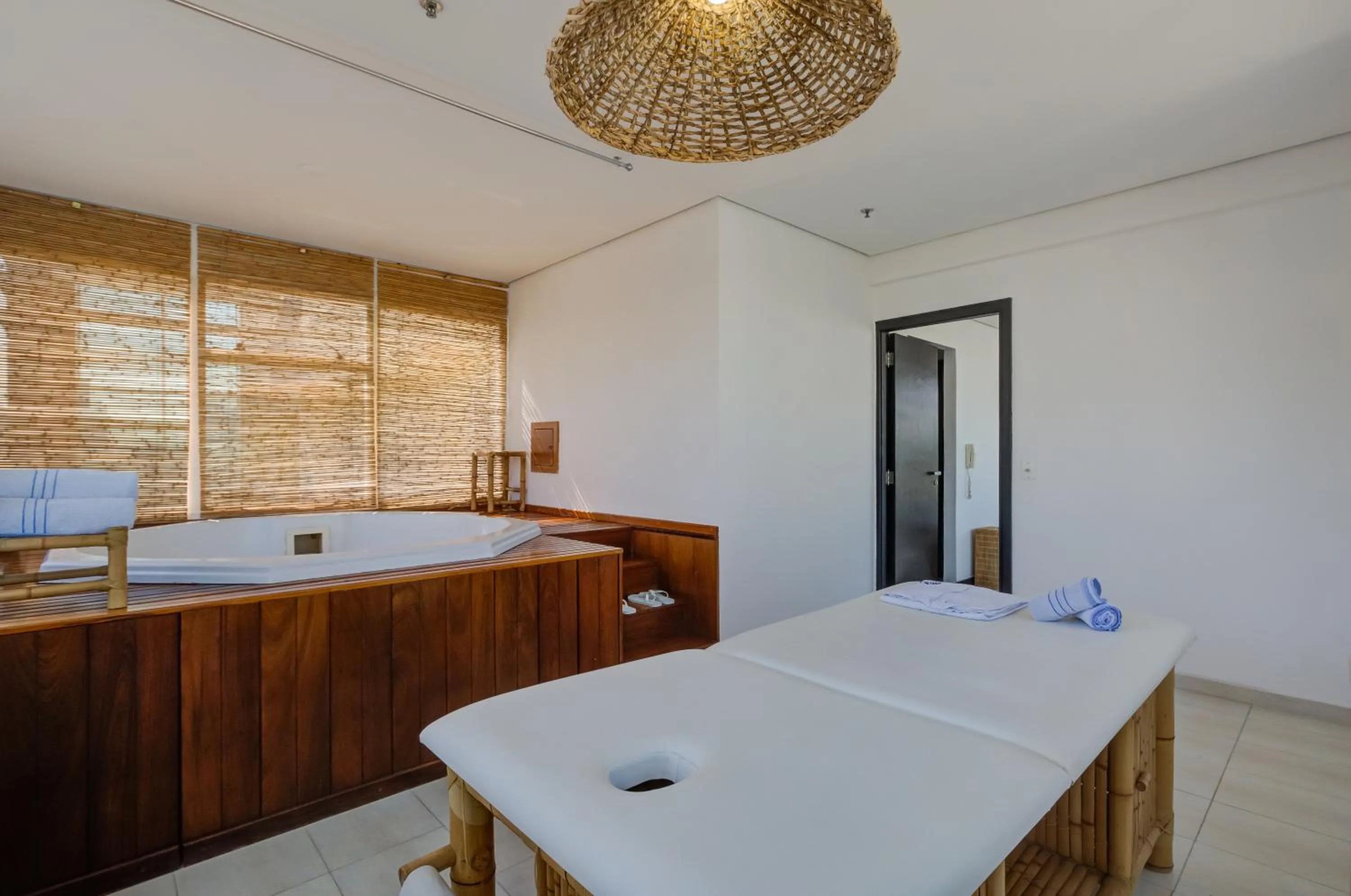 Hot Tub in Park Inn by Radisson Berrini