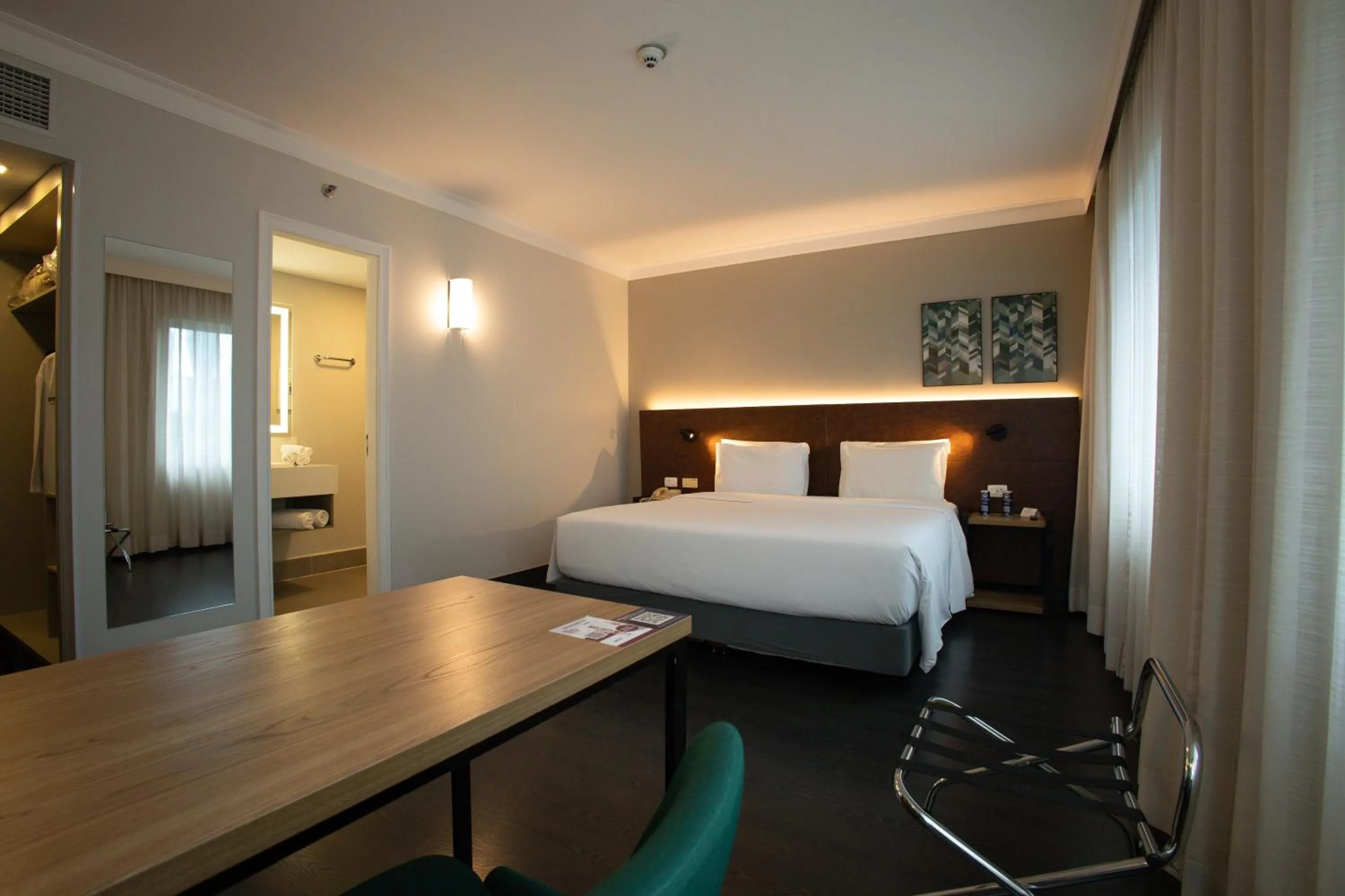 Bed in Park Inn by Radisson Berrini