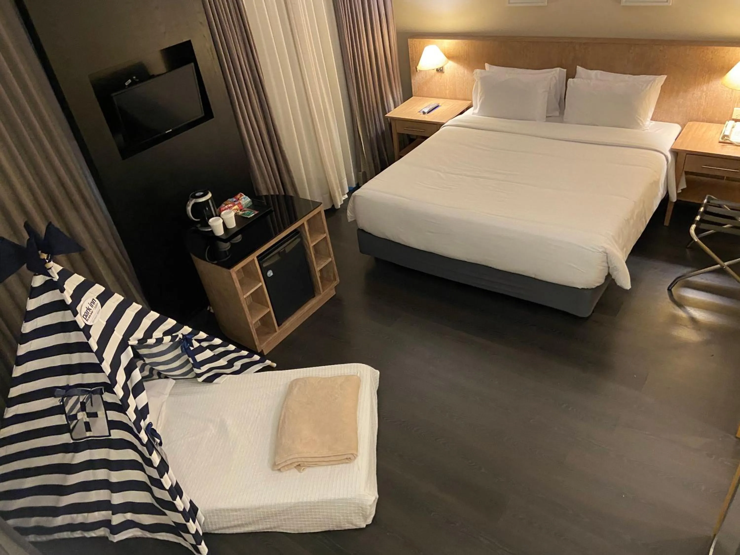 Photo of the whole room, Bed in Park Inn by Radisson Berrini