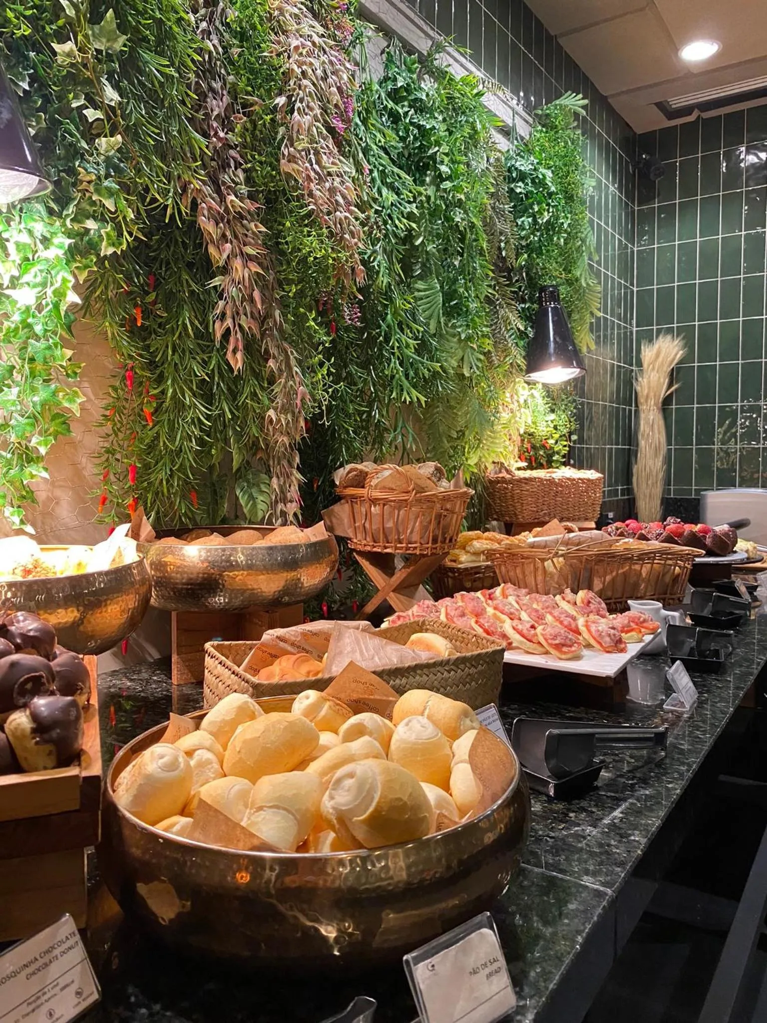 Restaurant/places to eat in Park Inn by Radisson Berrini