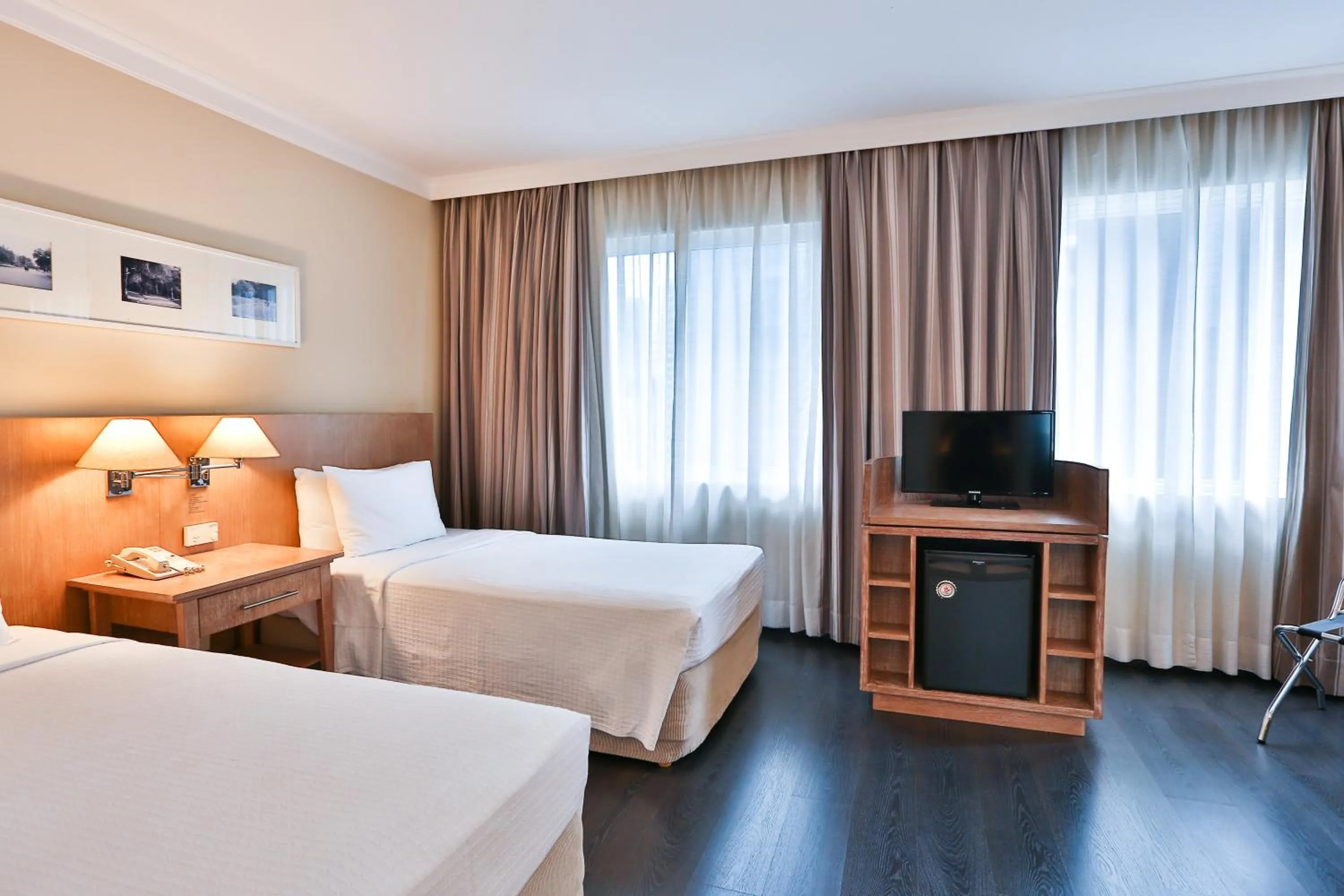 Bed in Park Inn by Radisson Berrini