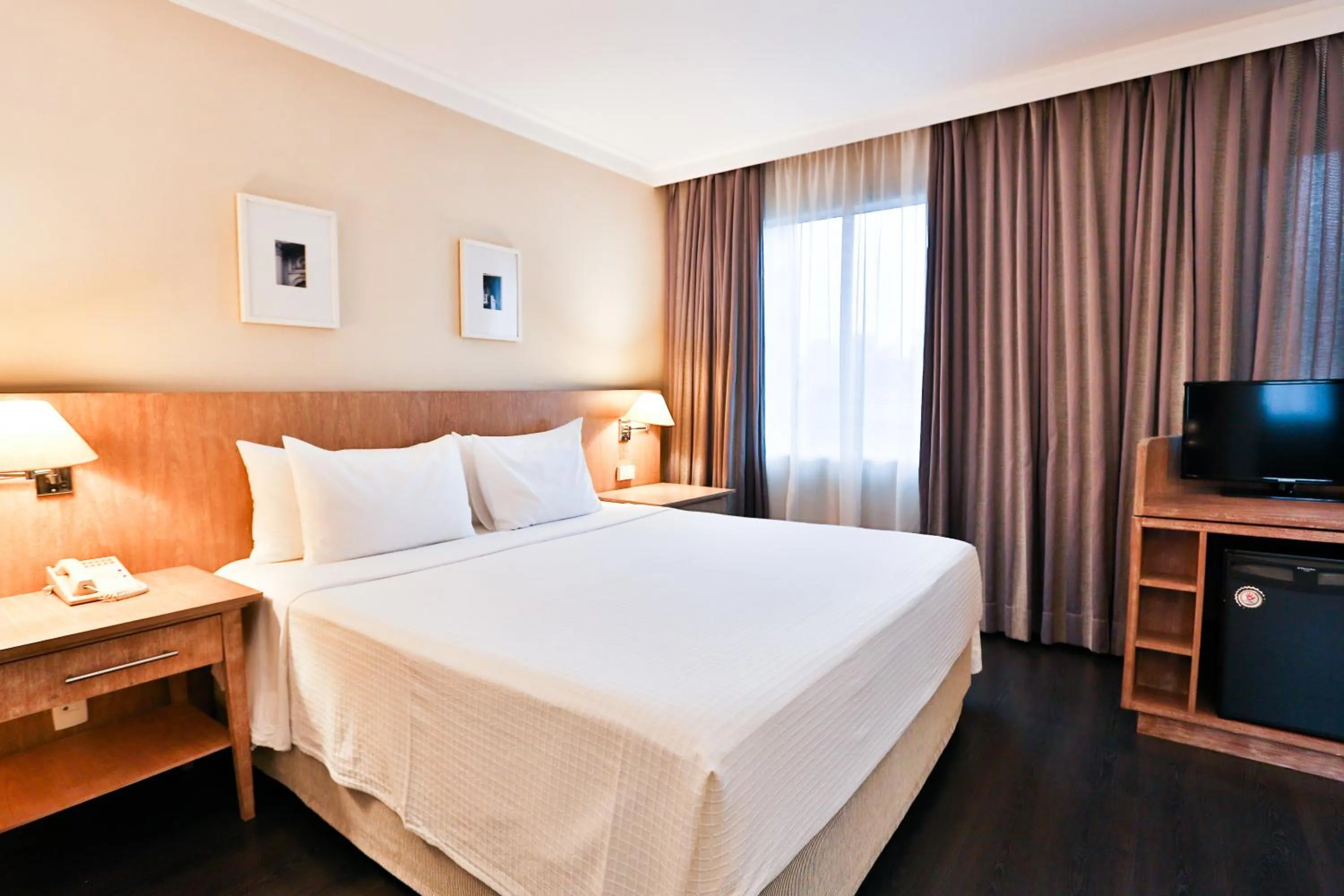 Bed in Park Inn by Radisson Berrini