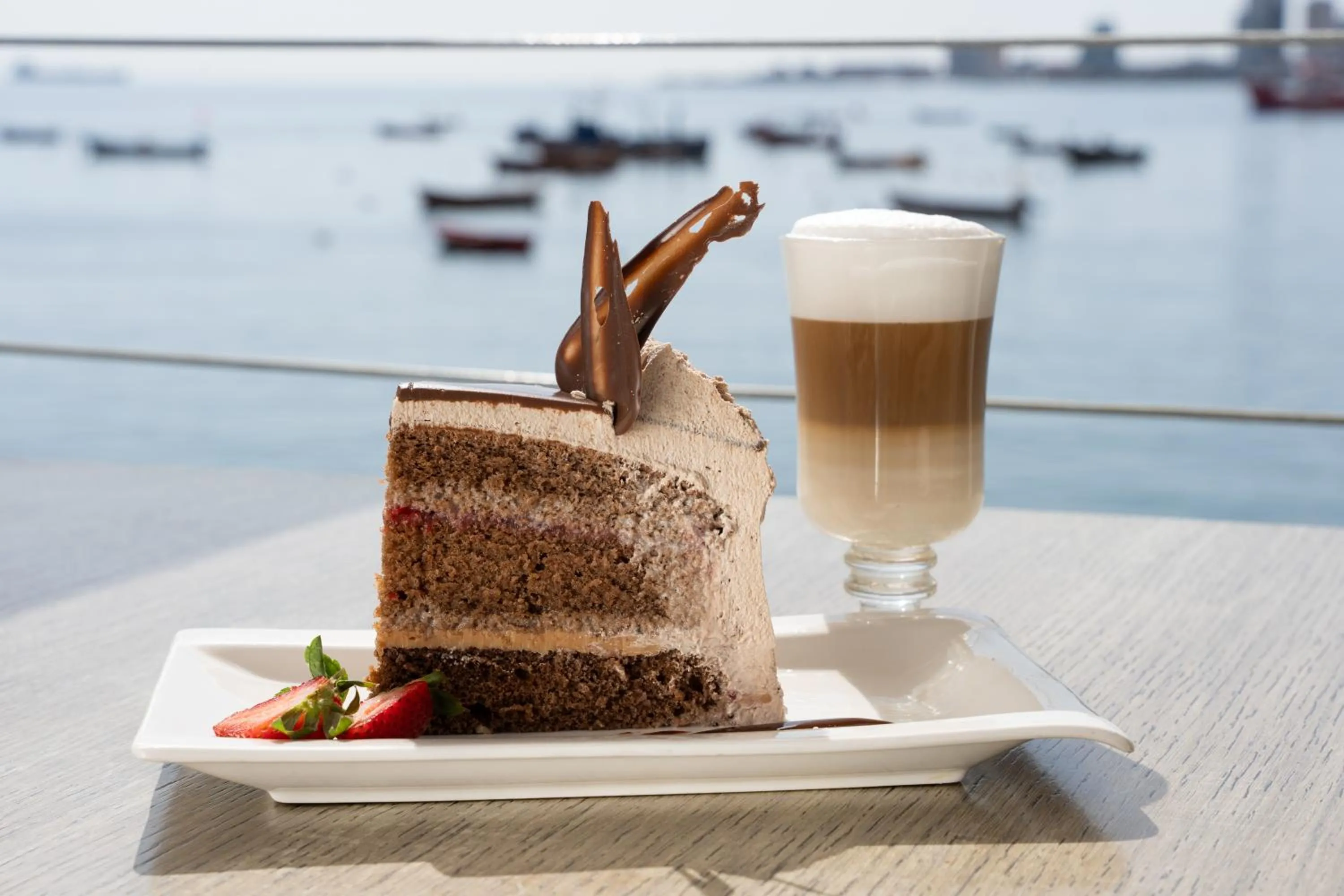 Food and drinks in Terrado Suites Iquique