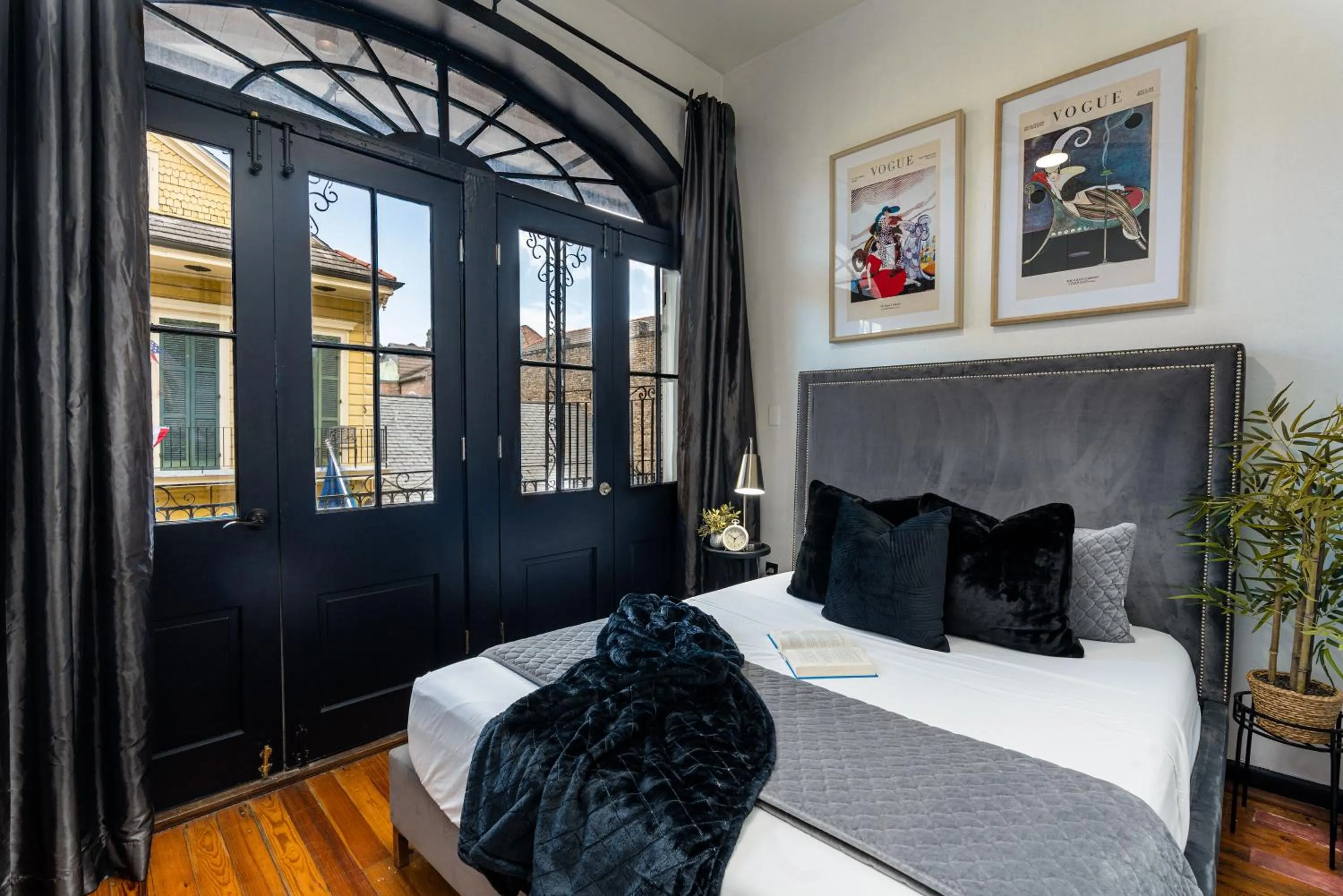 Bed in Saint Philip Residence