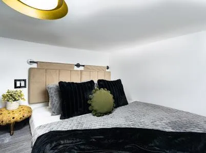 Bed in Saint Philip Residence