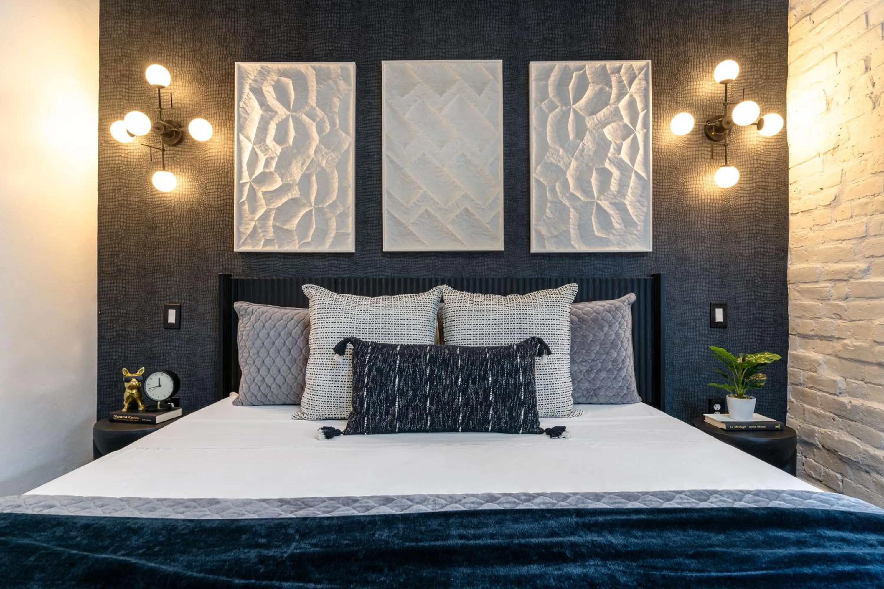 Bed in Saint Philip Residence