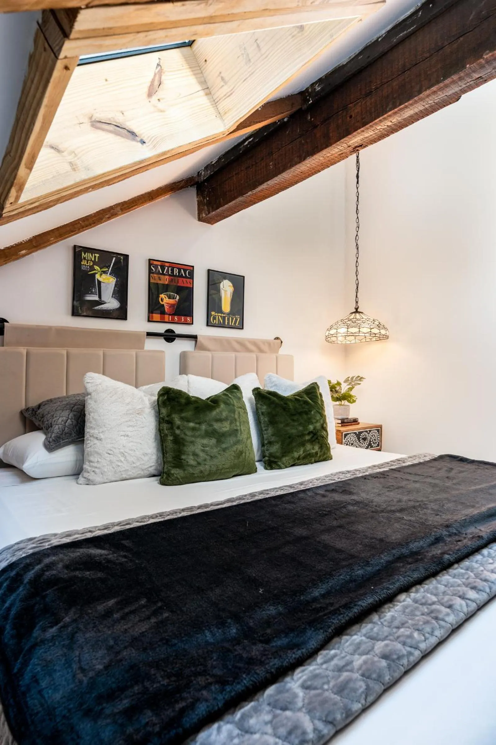 Bed in Saint Philip Residence