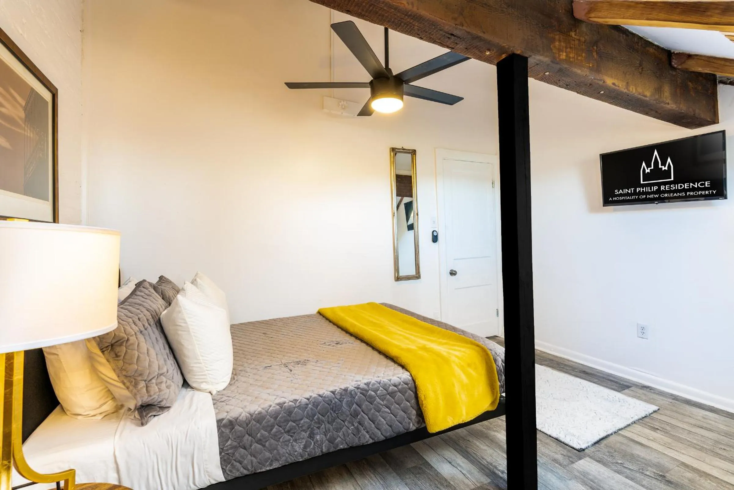 Bed in Saint Philip Residence