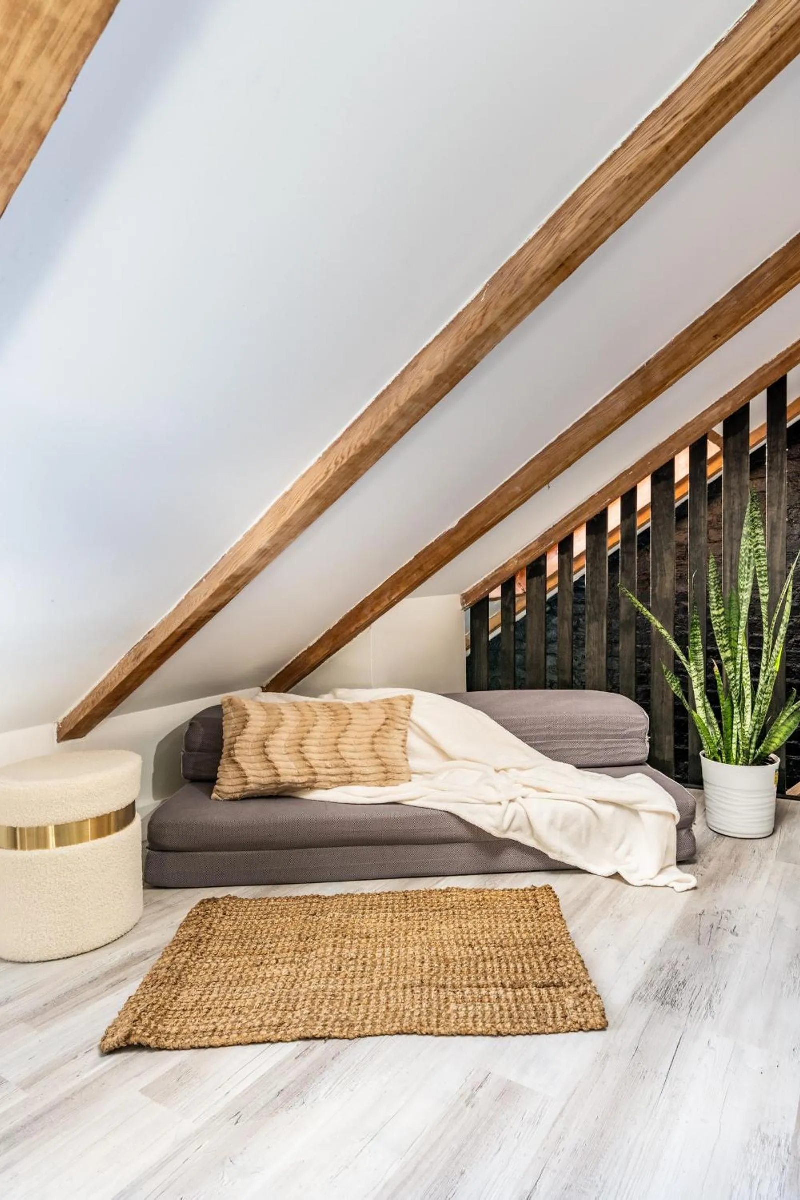 Bed in Saint Philip Residence