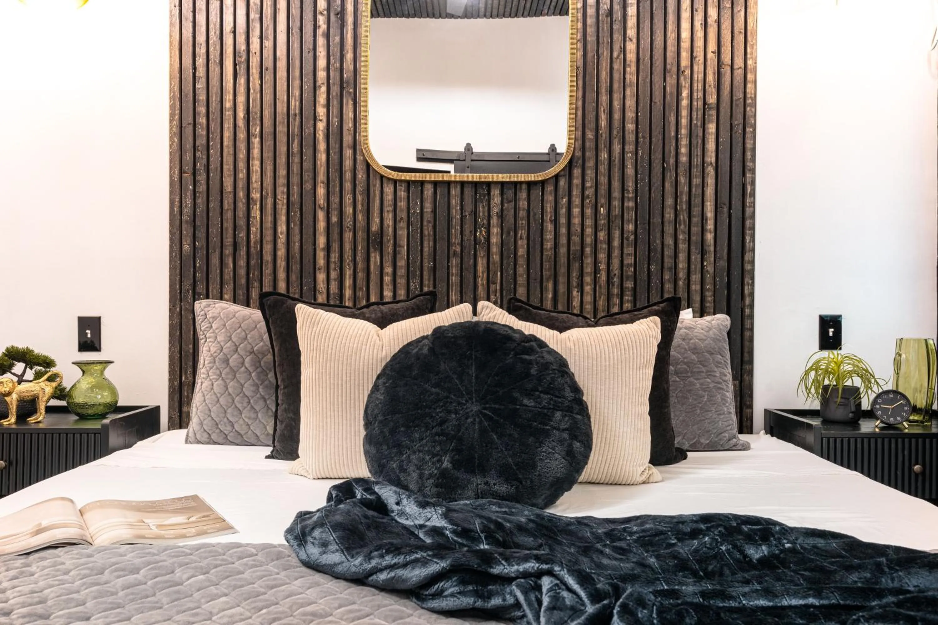 Bed in Saint Philip Residence