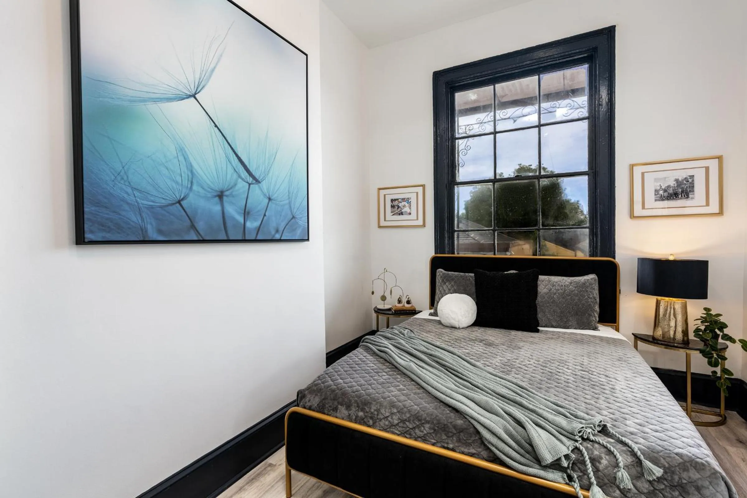 Bed in Saint Philip Residence