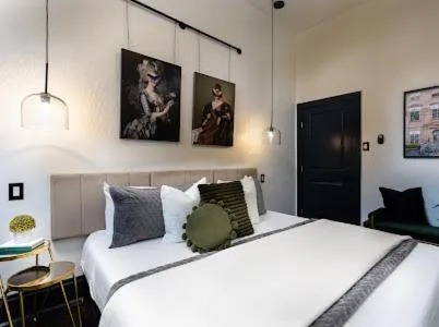 Bed in Saint Philip Residence