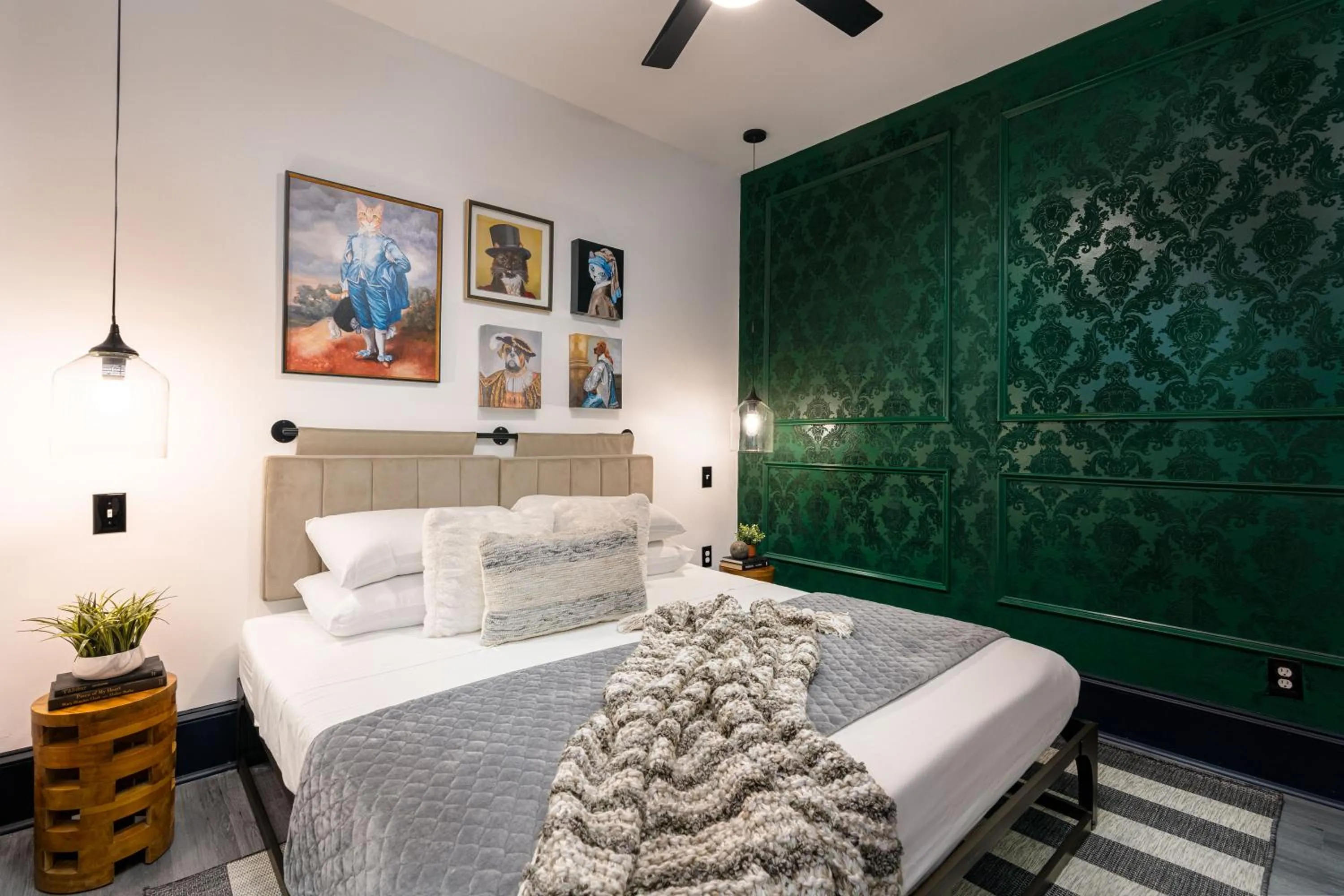 Bed in Saint Philip Residence