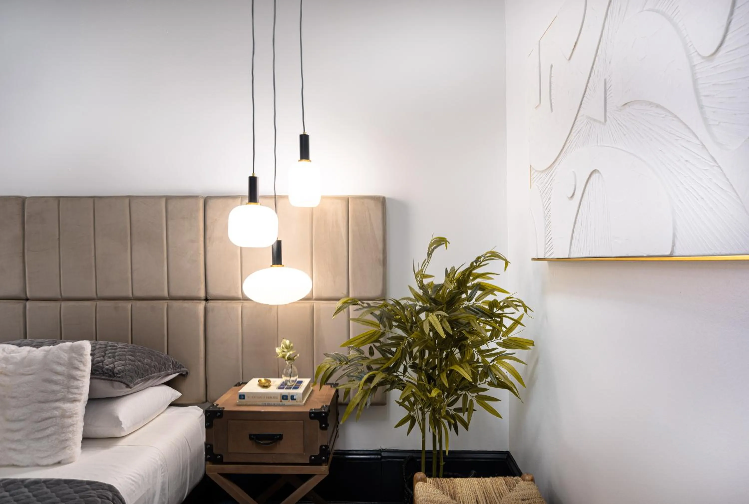 Bed in Saint Philip Residence