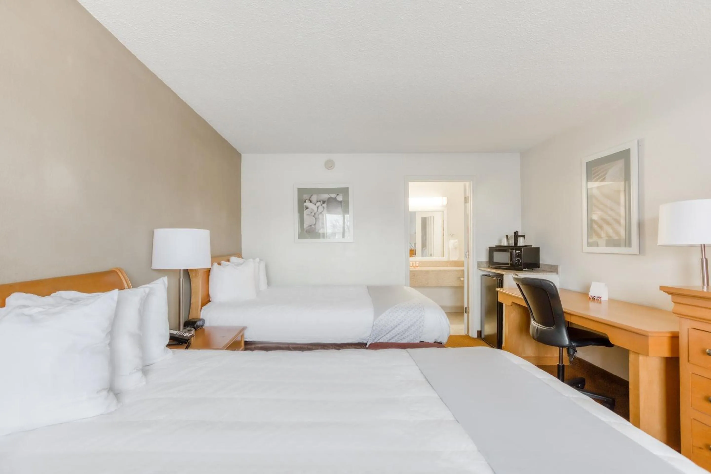 Bedroom in OYO Townhouse Owensboro West