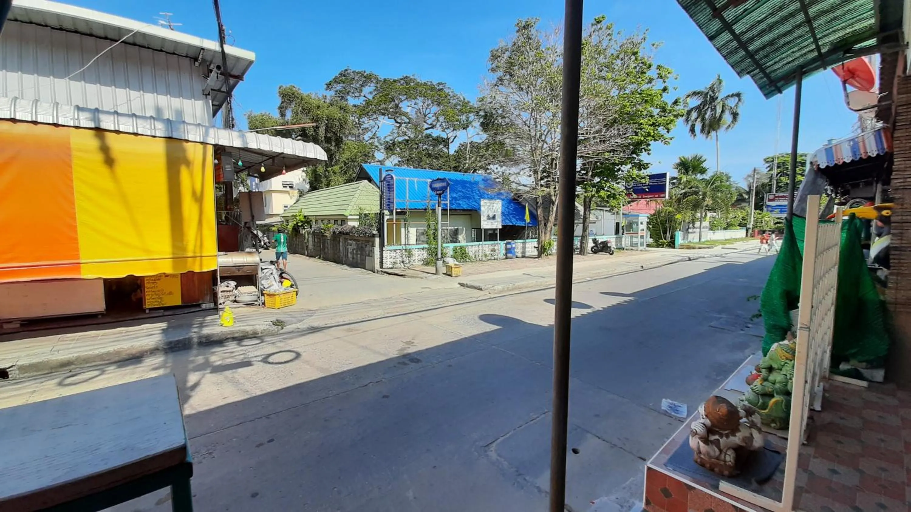 Street view in Samed Runa Village