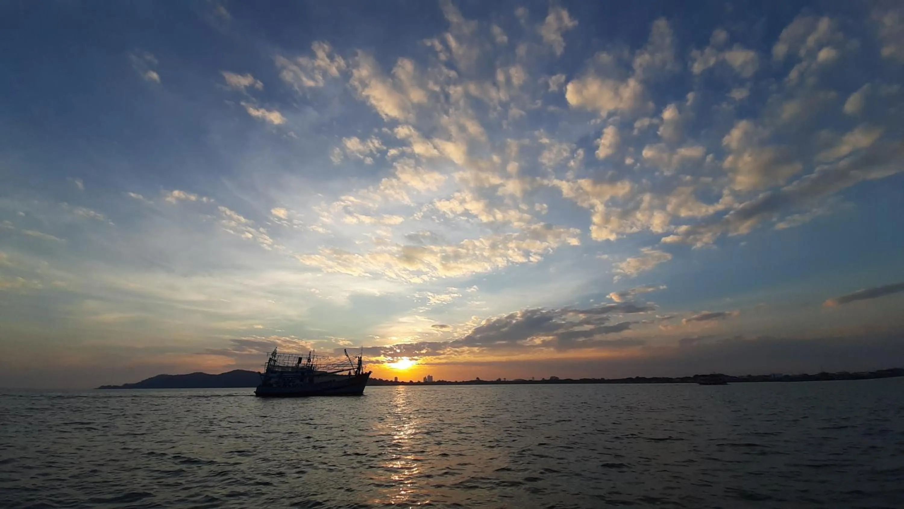 Sunset in Samed Runa Village