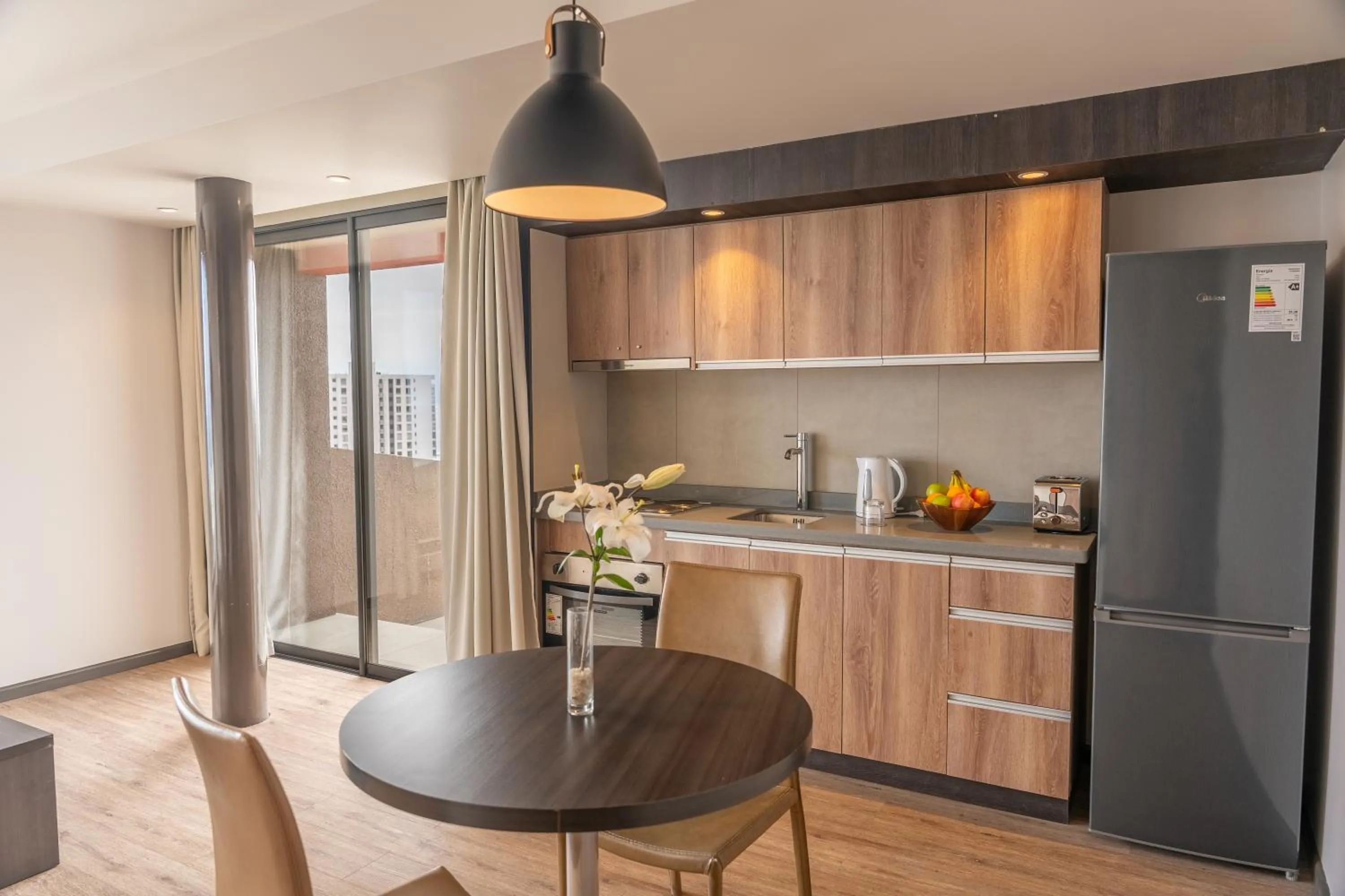 Coffee/tea facilities in Studio 56 Apart Hotel by Terrado Iquique