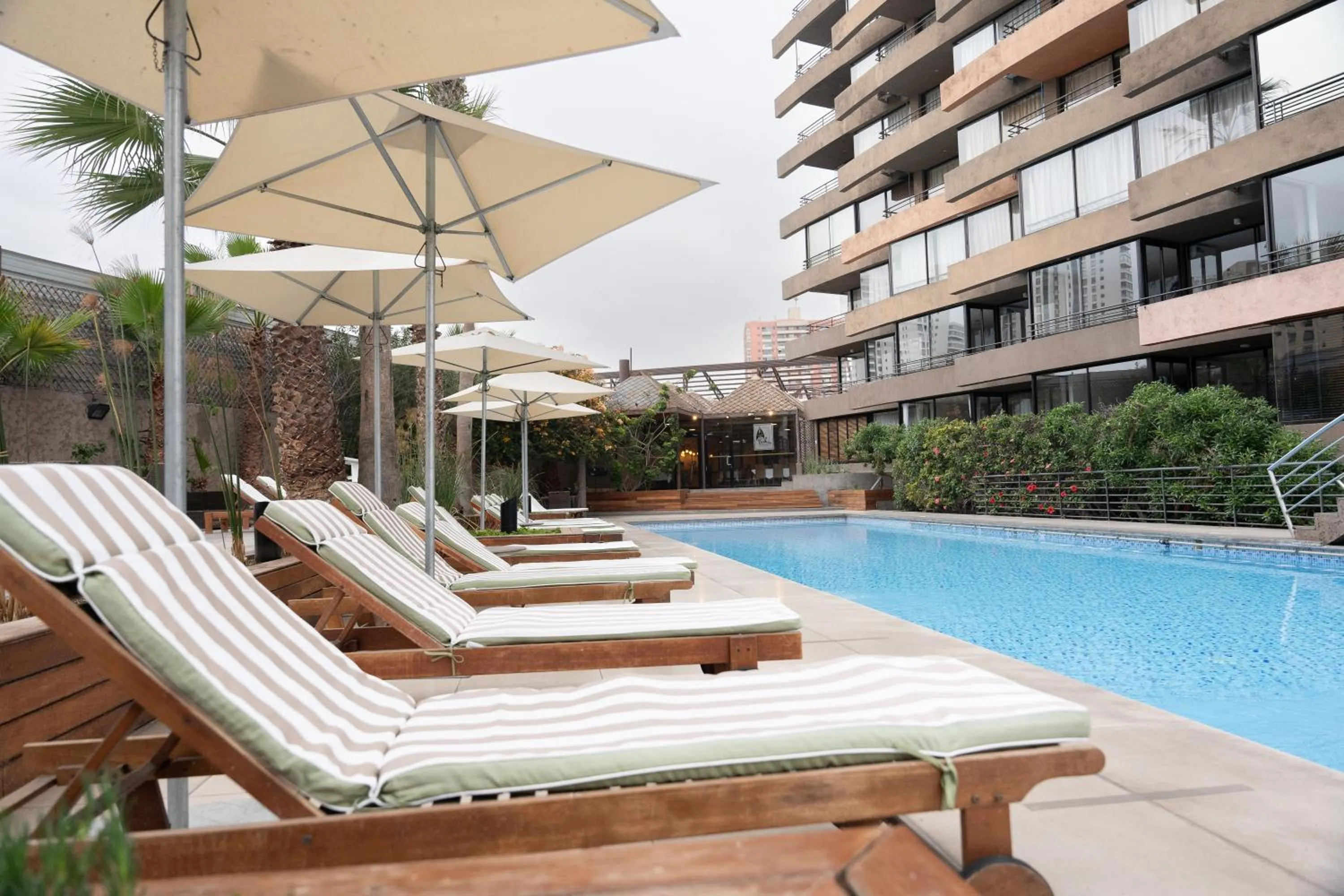 Property building in Studio 56 Apart Hotel by Terrado Iquique