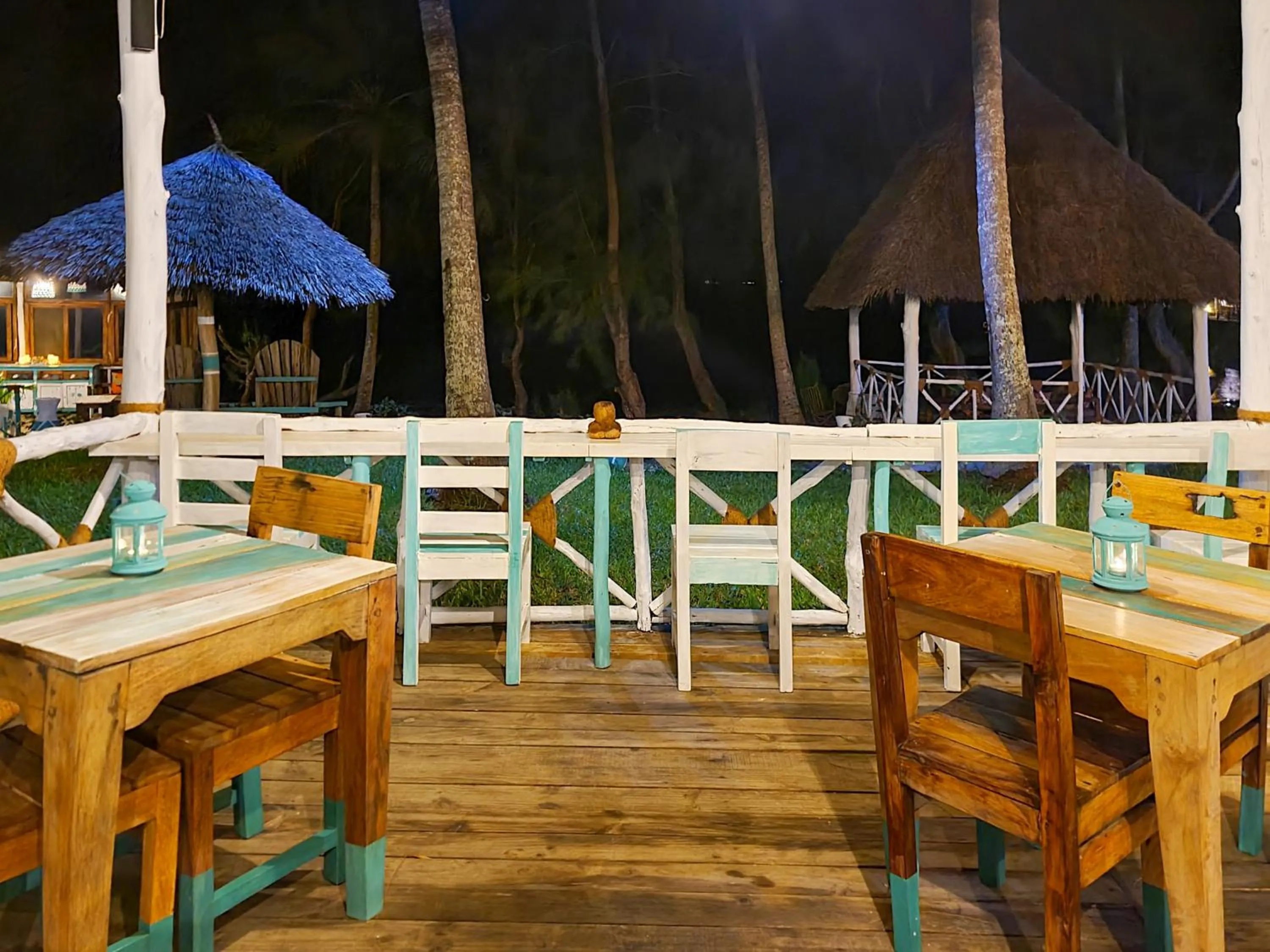 Lounge or bar in Paradise Beach Resort & Spa