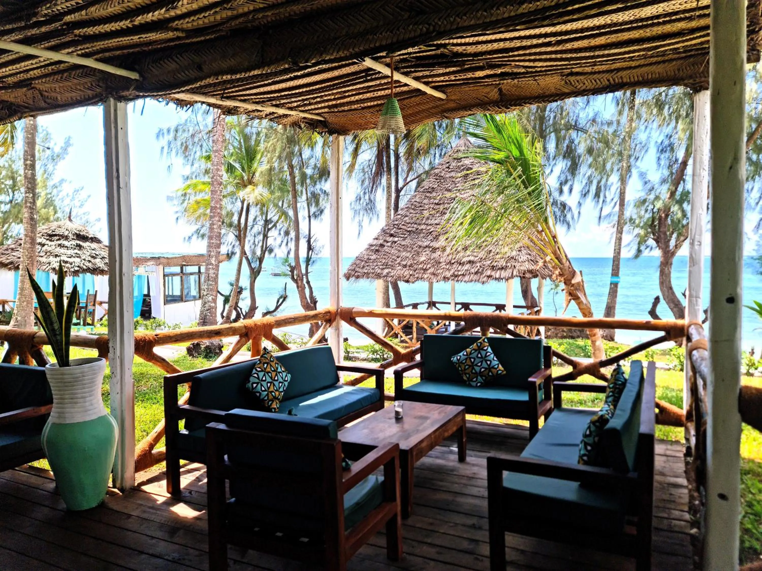 Lounge or bar in Paradise Beach Resort & Spa