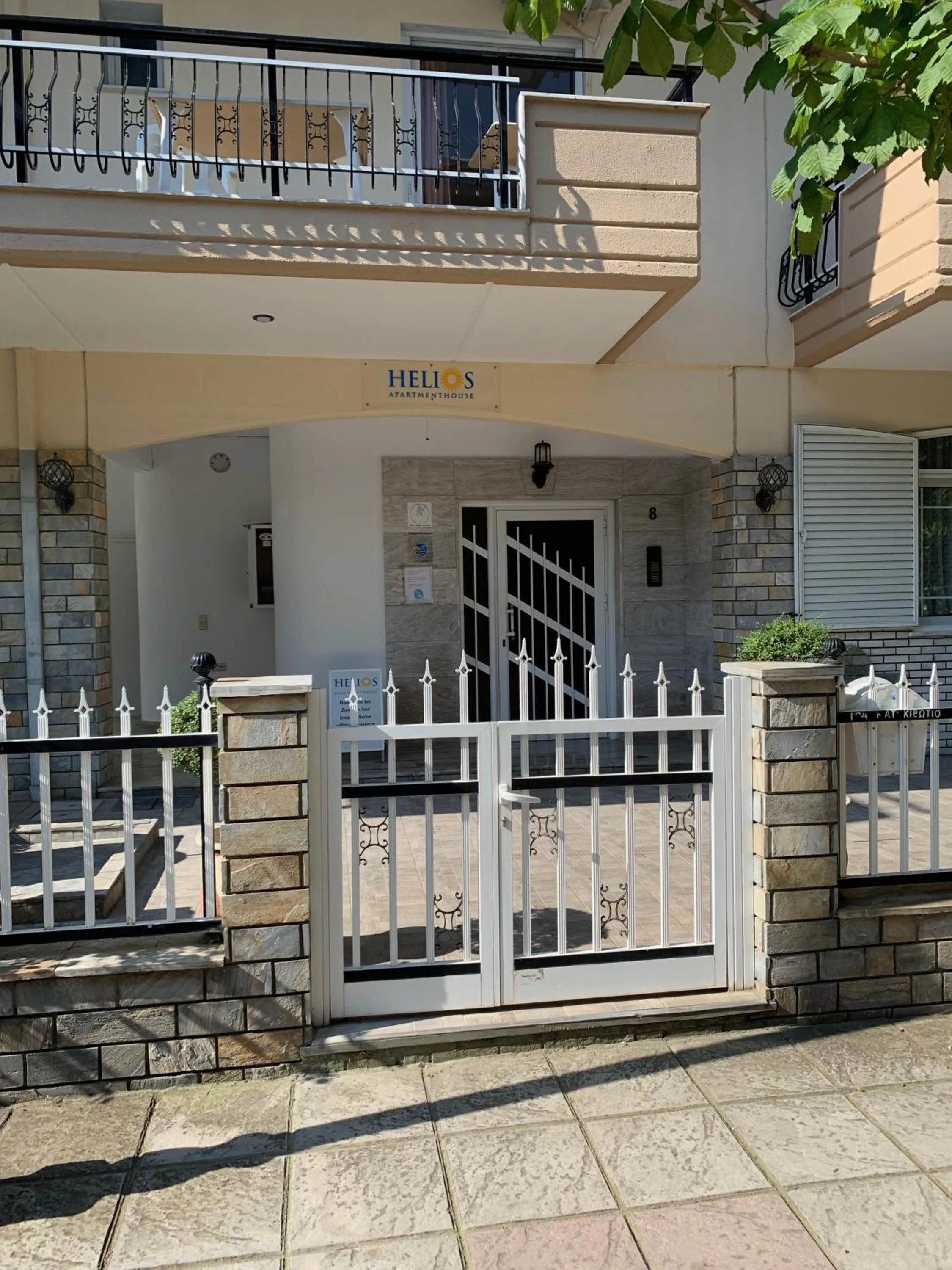 helios apartmenthouse