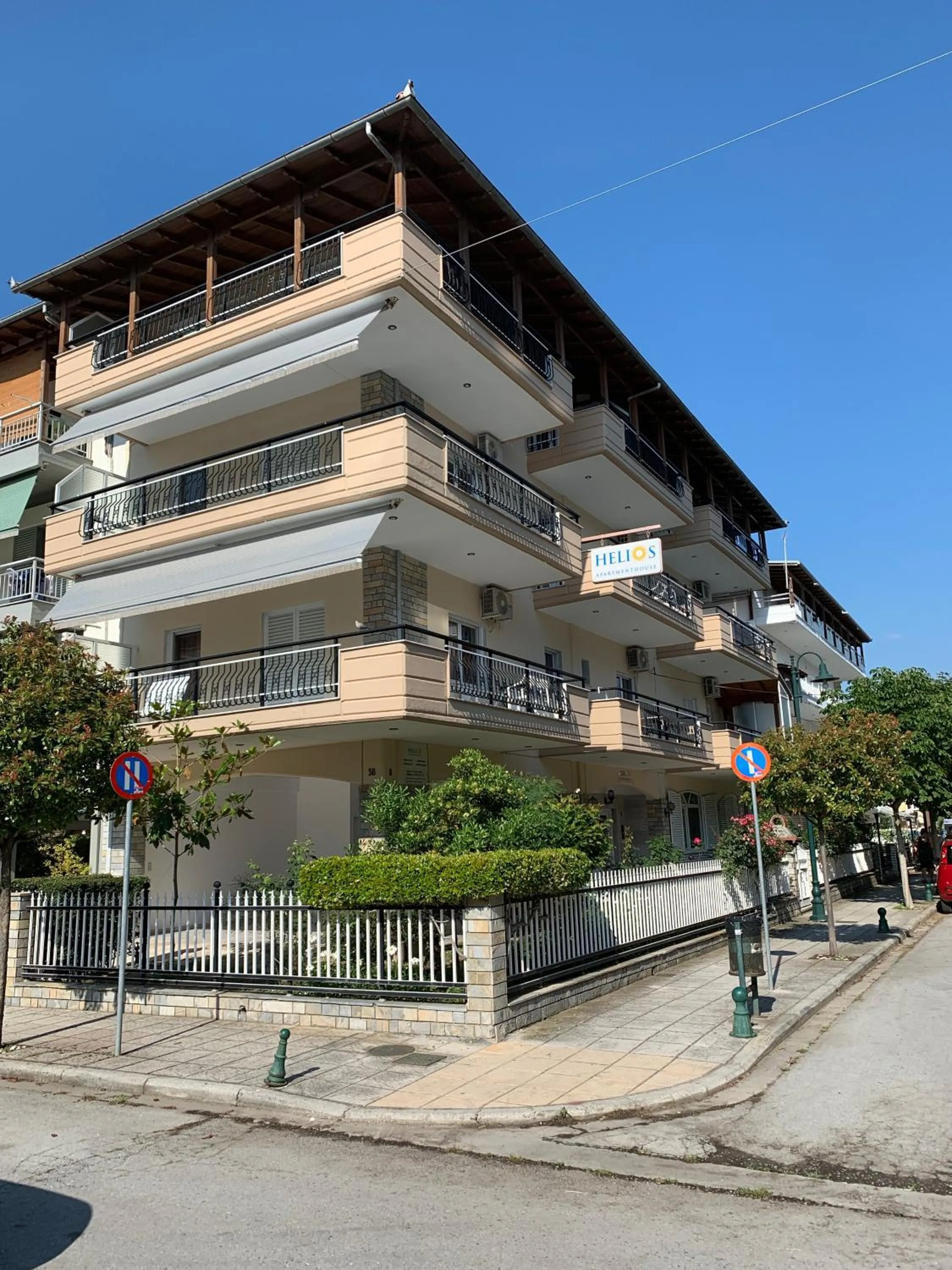 helios apartmenthouse