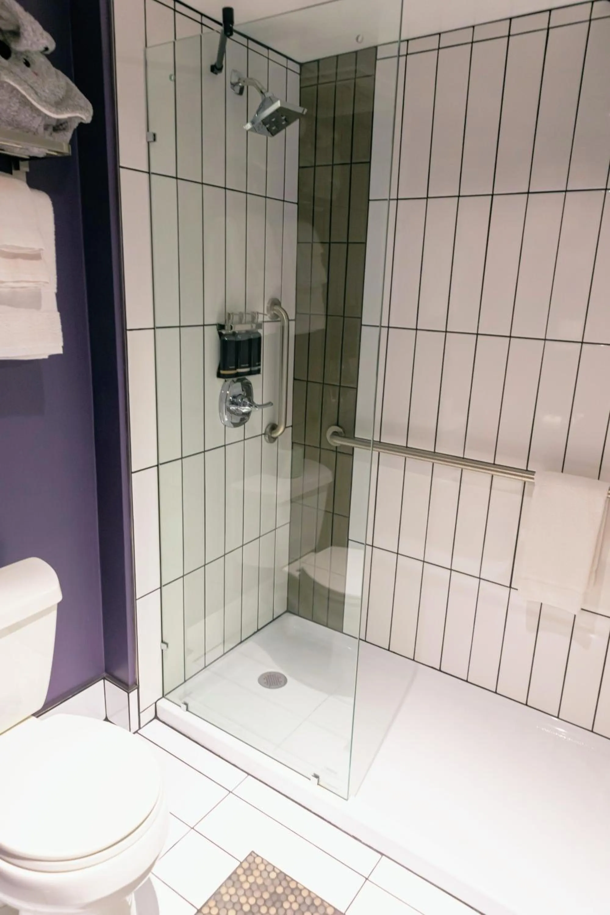 Shower in Silverbow Inn