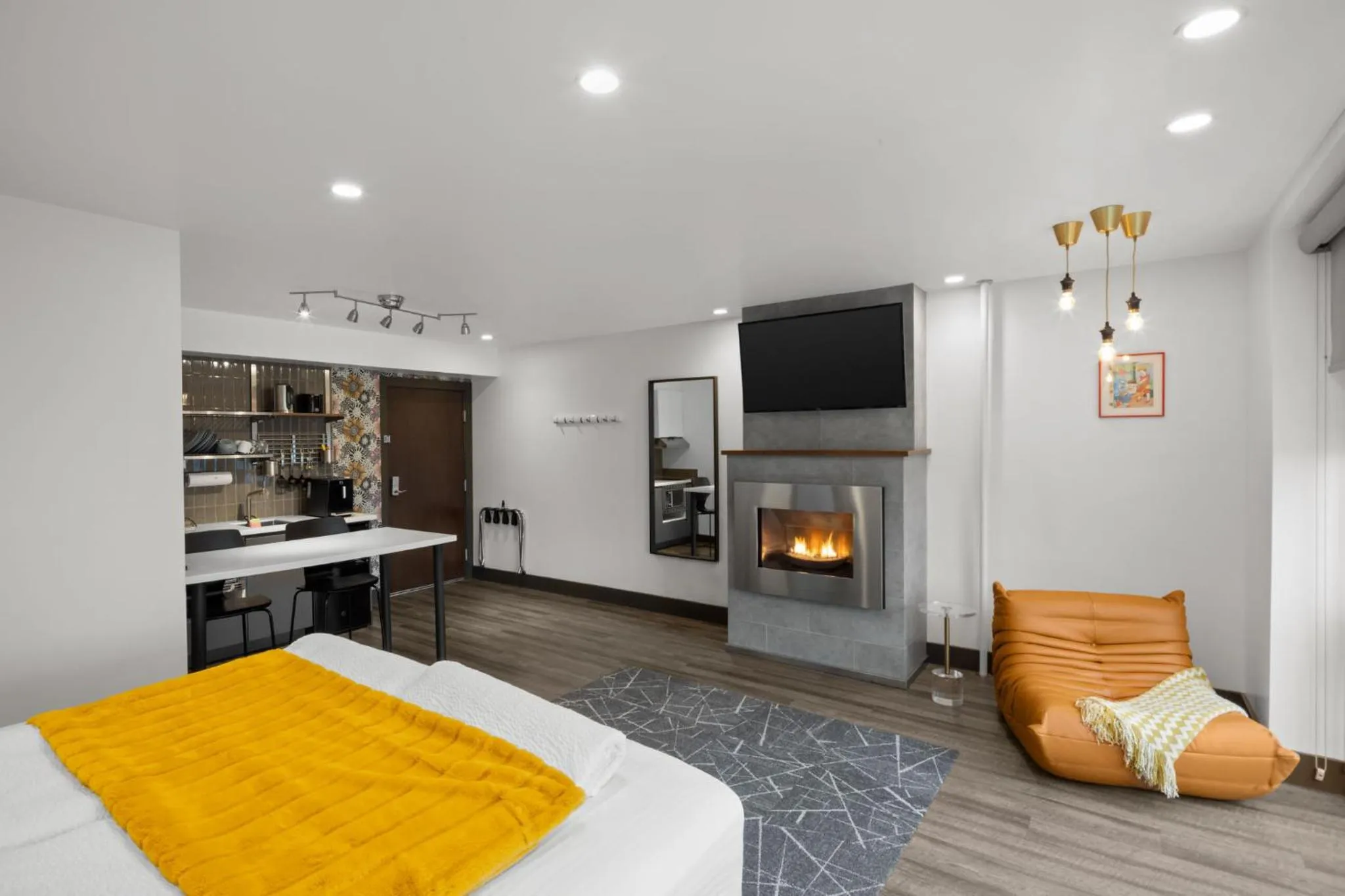 Bed in Silverbow Inn