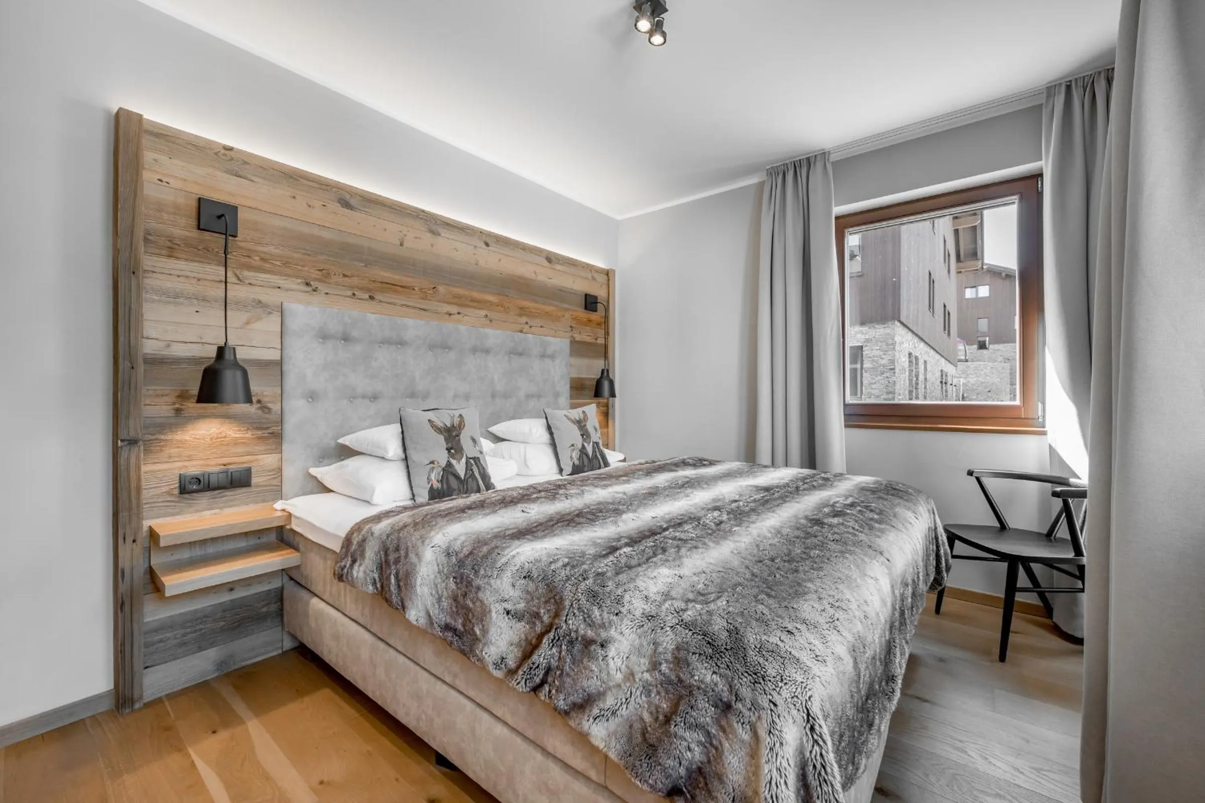 Bedroom, Bed in AlpenParks Hotel & Apartment Arlberg Warth mit Pool