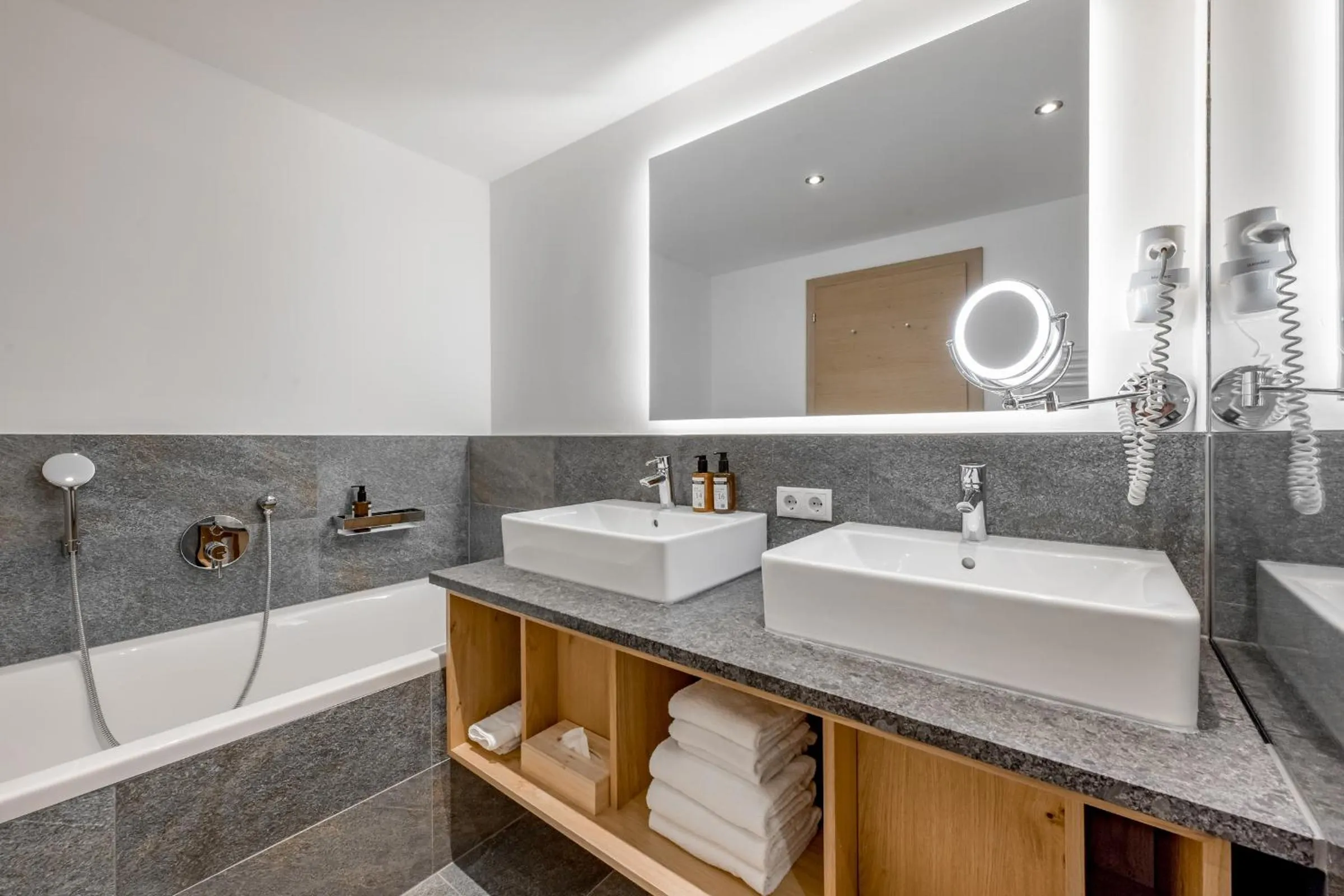 Bathroom in AlpenParks Hotel & Apartment Arlberg Warth mit Pool