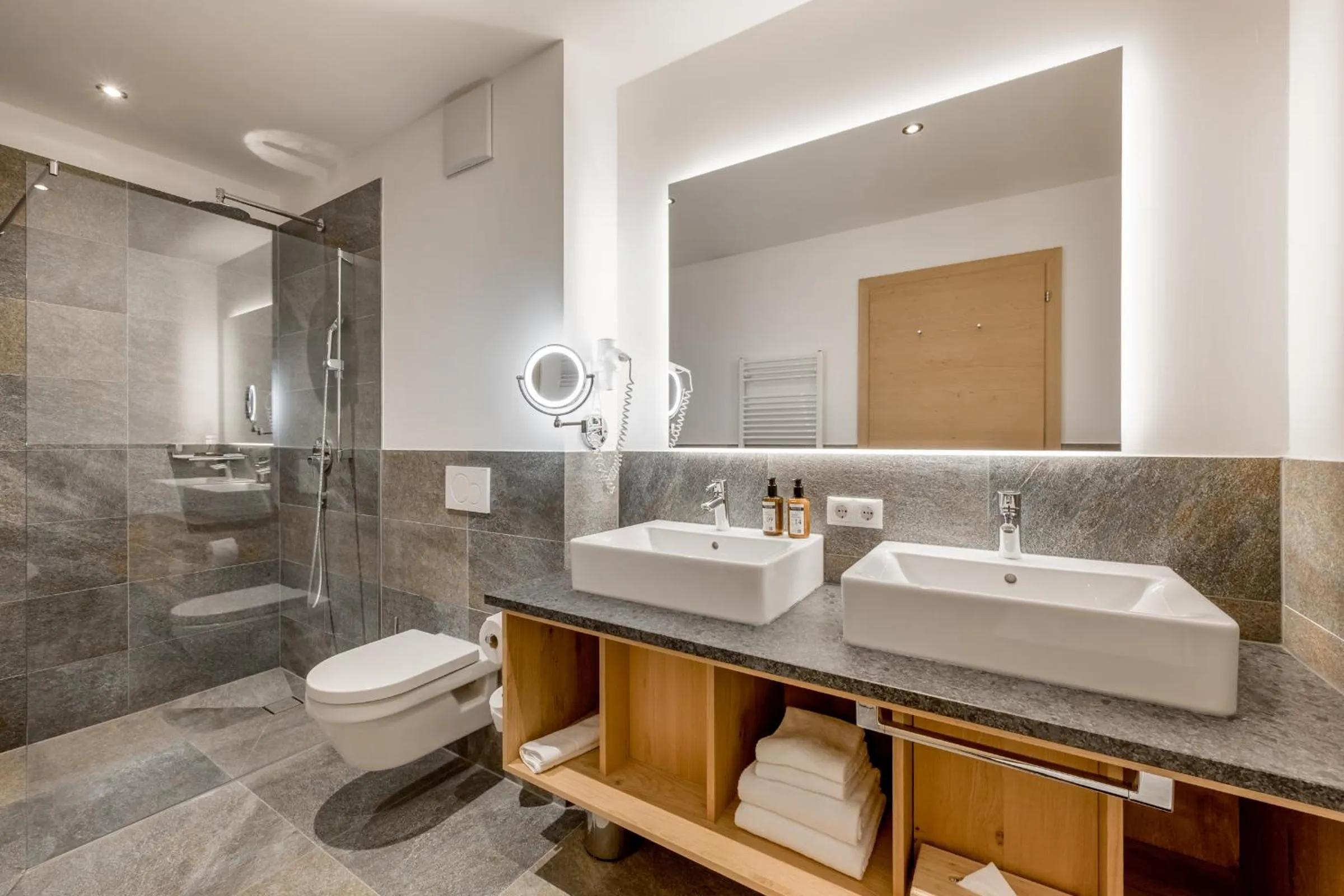 Bathroom in AlpenParks Hotel & Apartment Arlberg Warth mit Pool