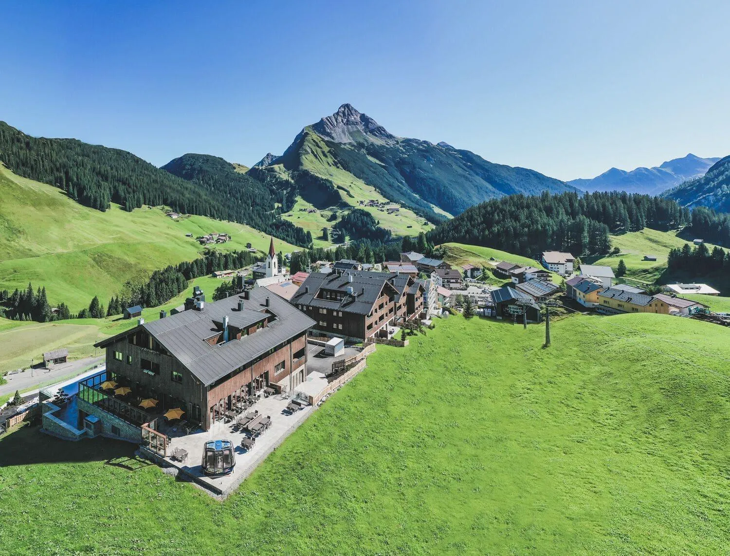 Property building in AlpenParks Hotel & Apartment Arlberg Warth mit Pool