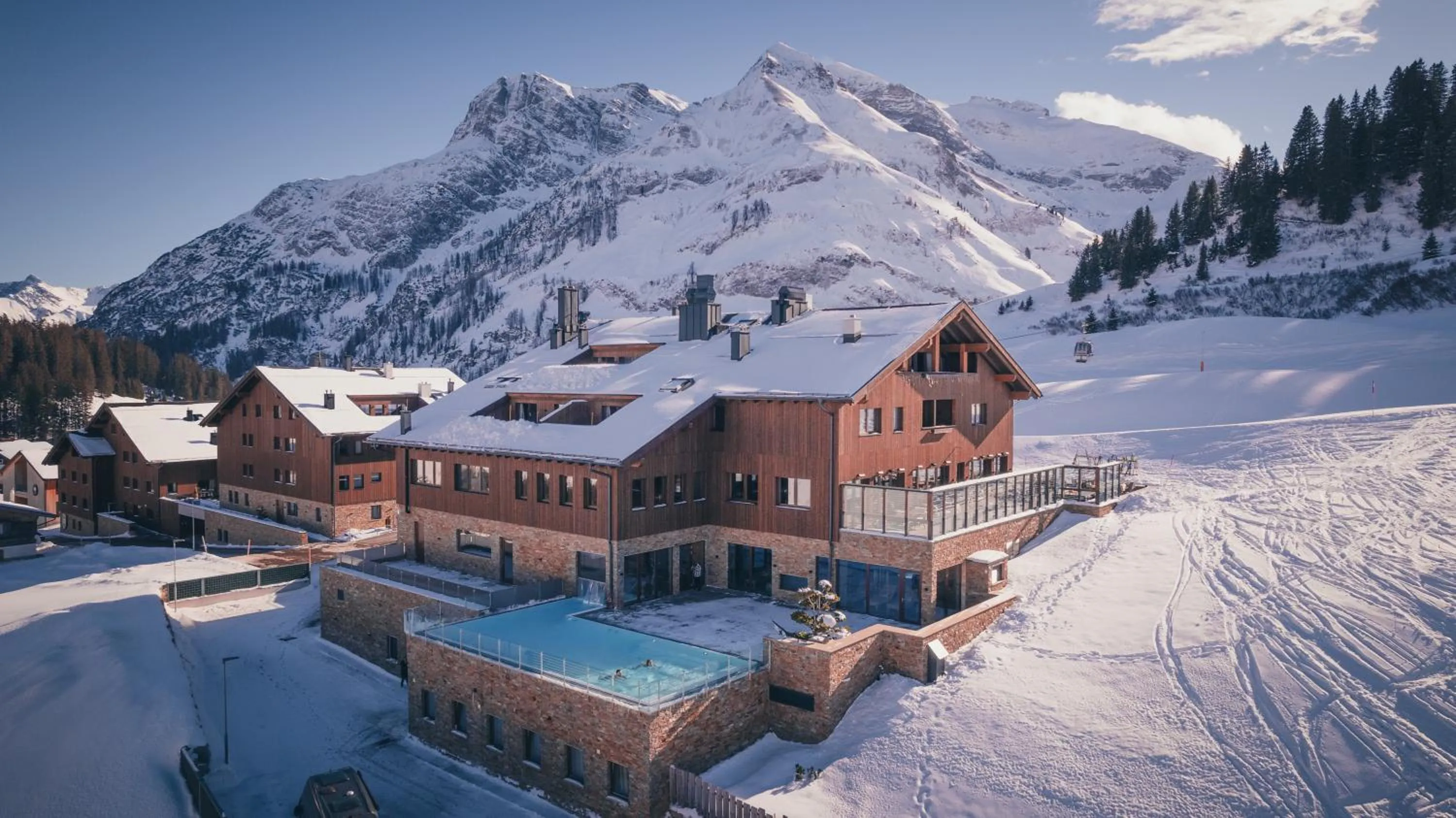 Property building in AlpenParks Hotel & Apartment Arlberg Warth mit Pool