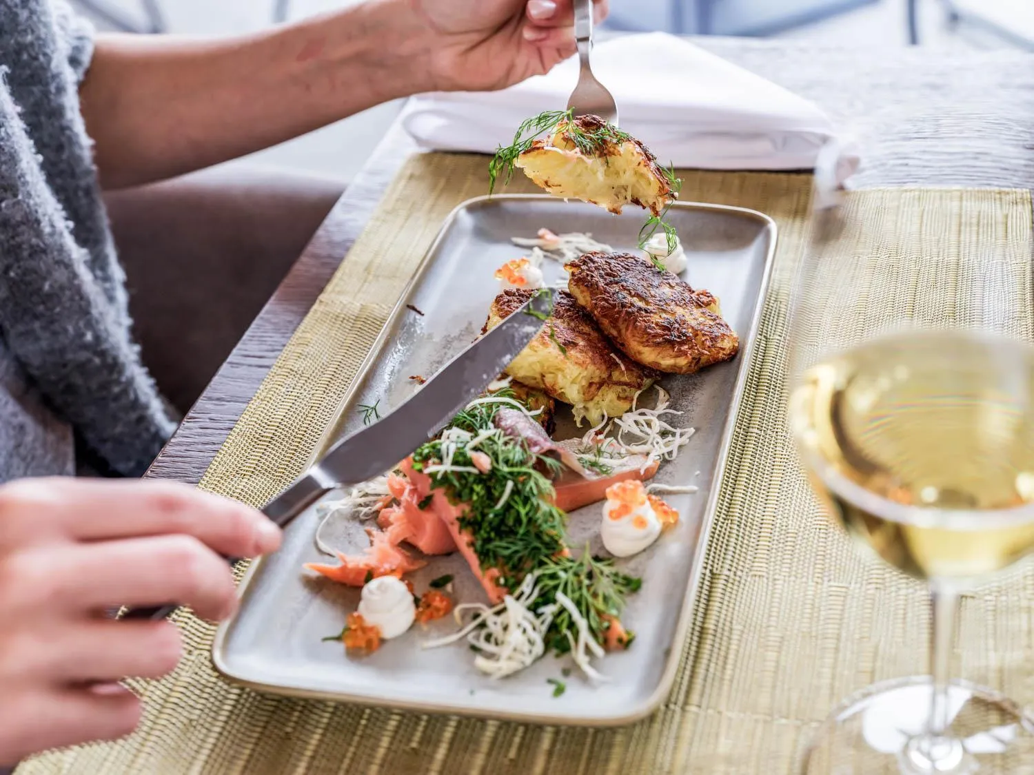 Restaurant/places to eat in AlpenParks Hotel & Apartment Arlberg Warth mit Pool