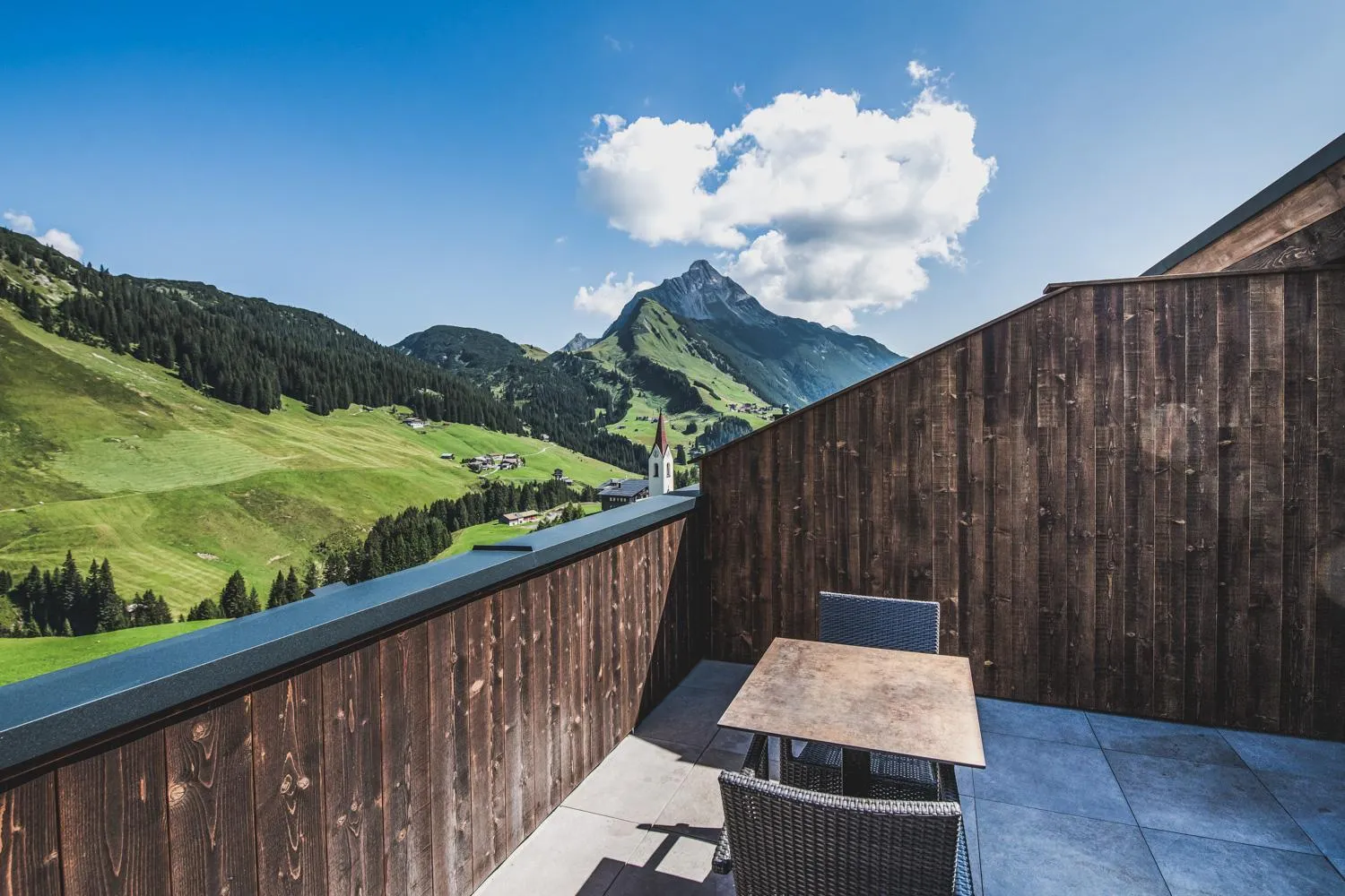 Balcony/Terrace in AlpenParks Hotel & Apartment Arlberg Warth mit Pool