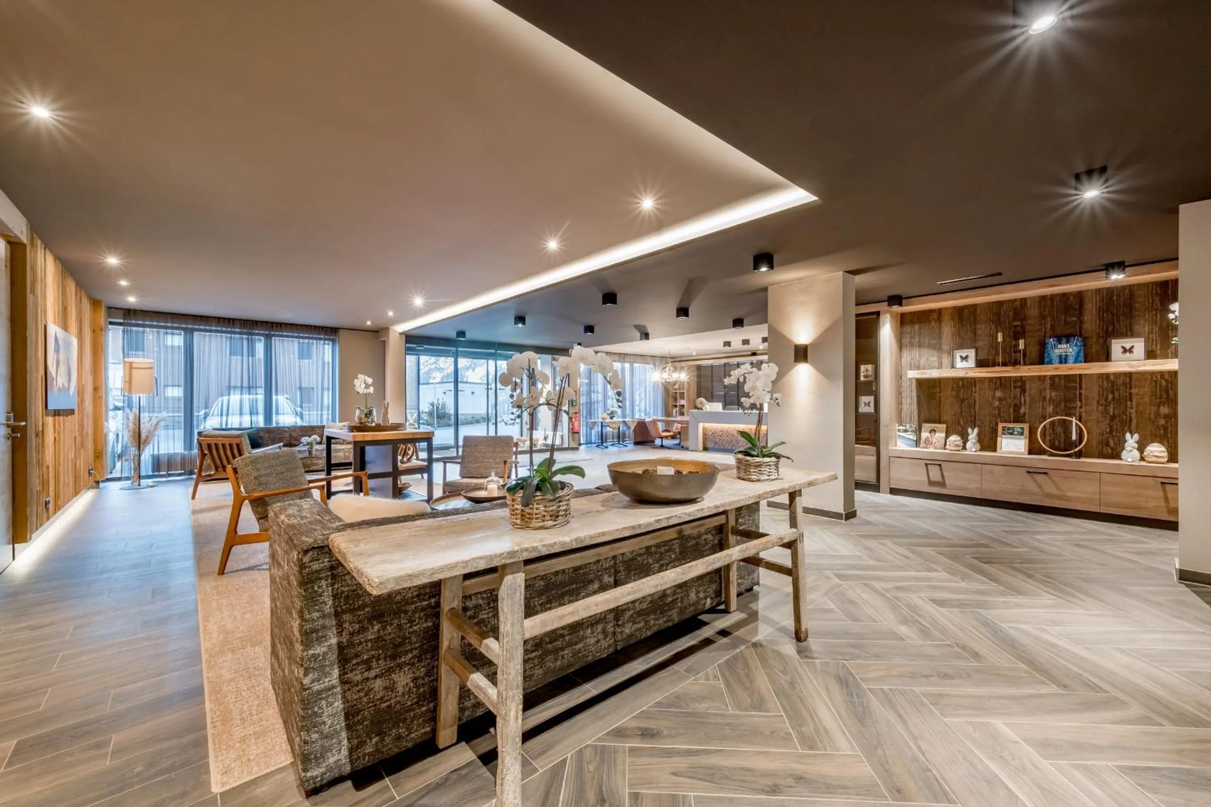 Lobby or reception in AlpenParks Hotel & Apartment Arlberg Warth mit Pool