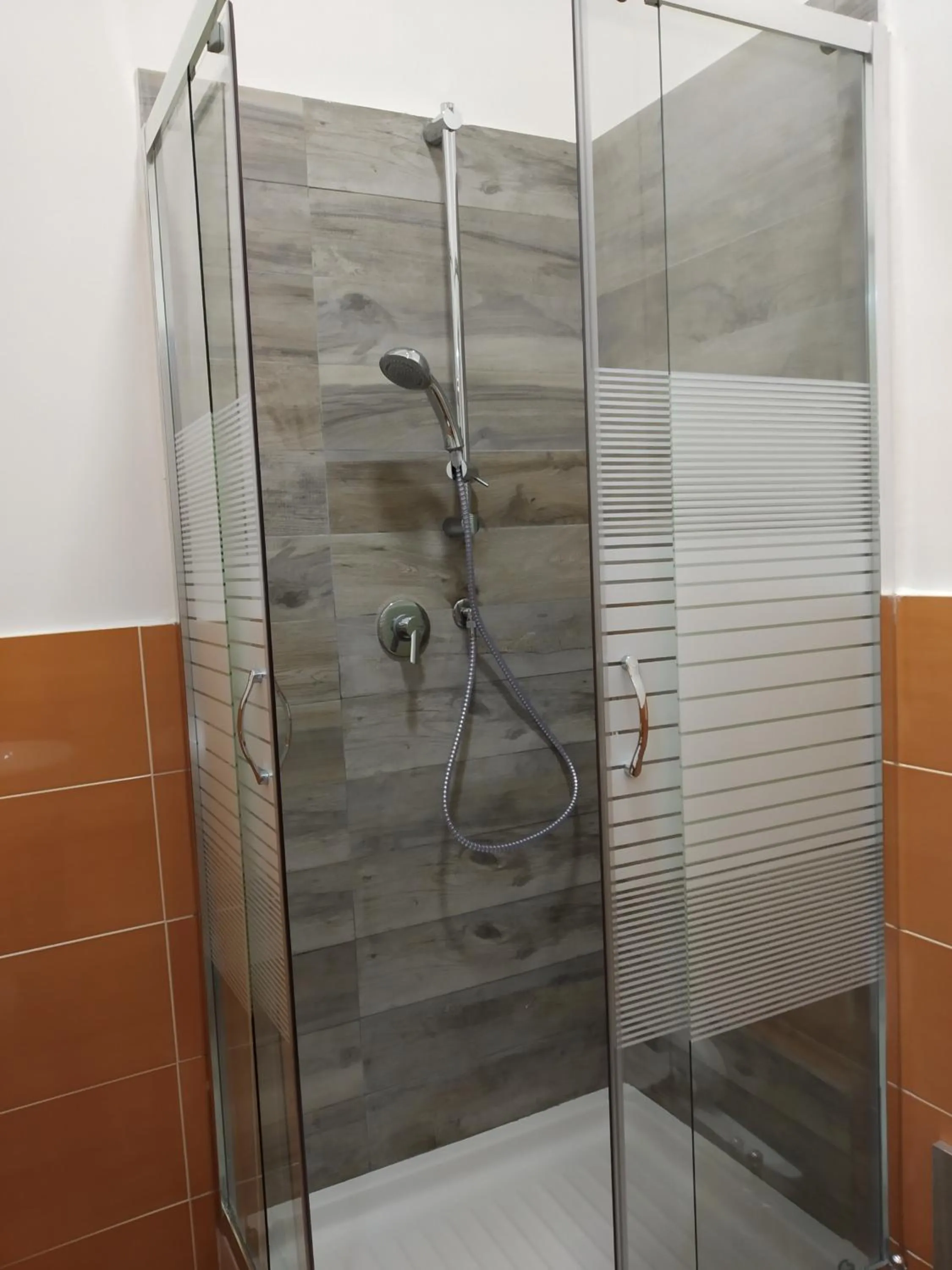 Bathroom in Non ci resta che Napoli