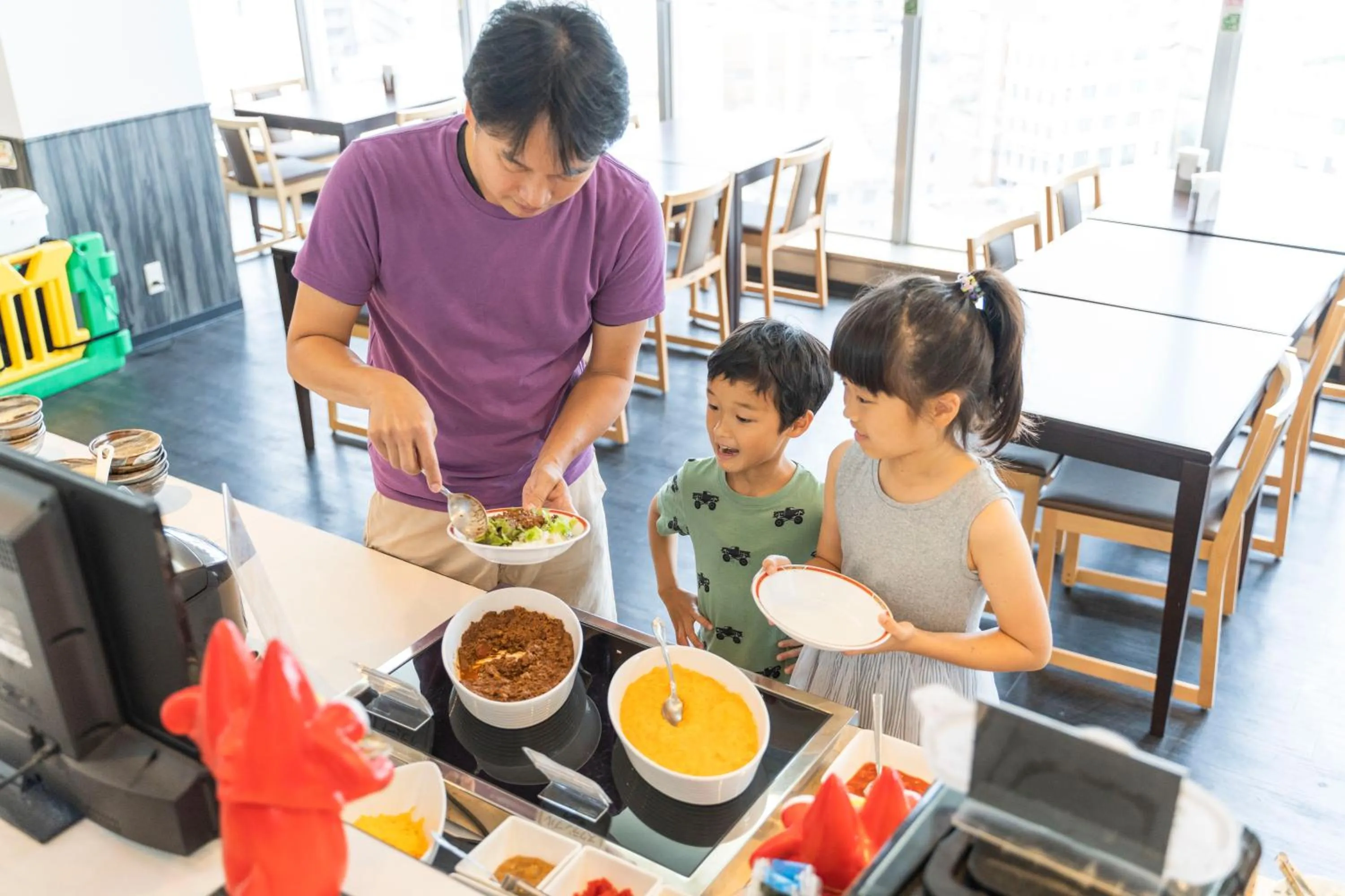 People in Hotel Ocean