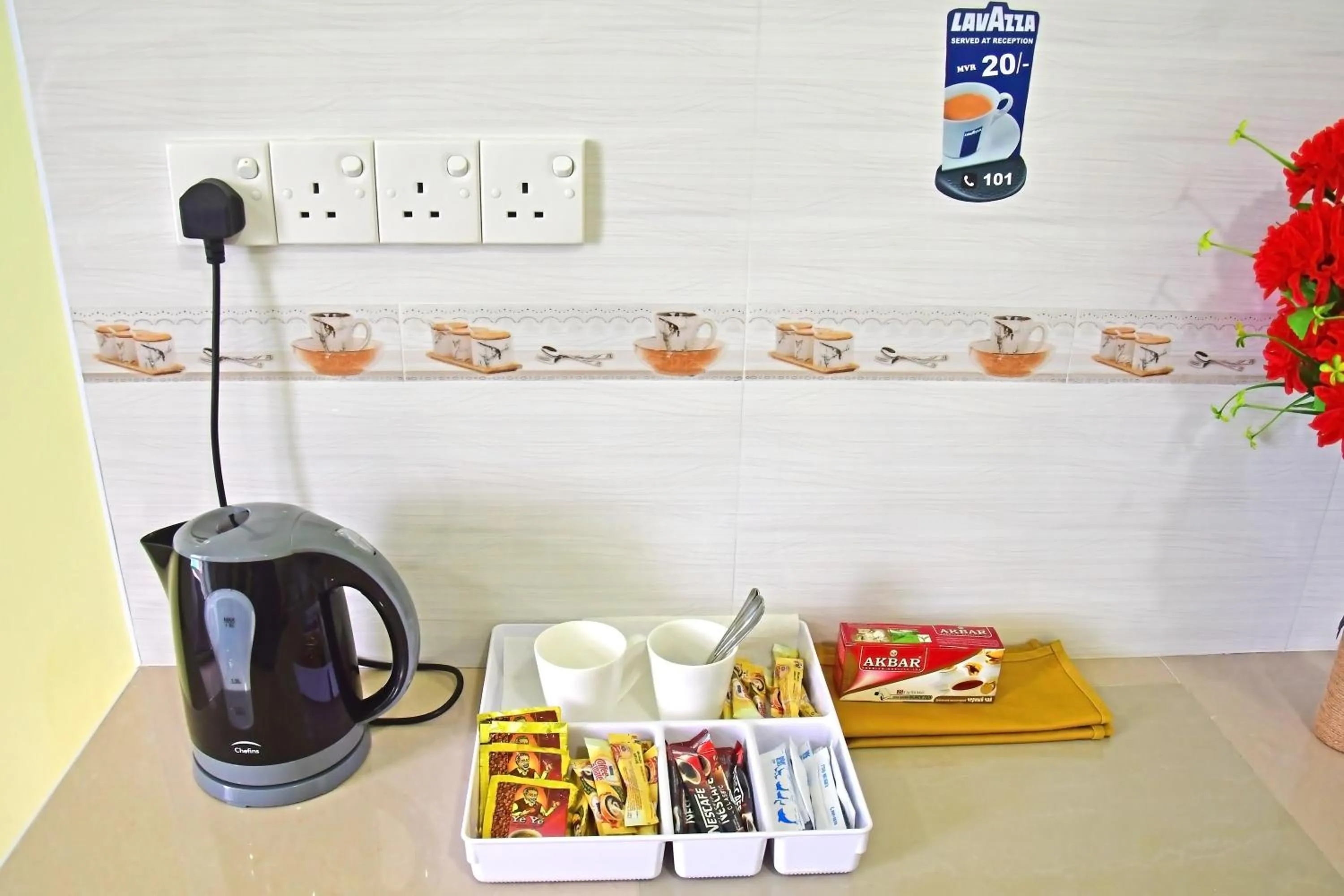 Coffee/tea facilities in Tourist Inn