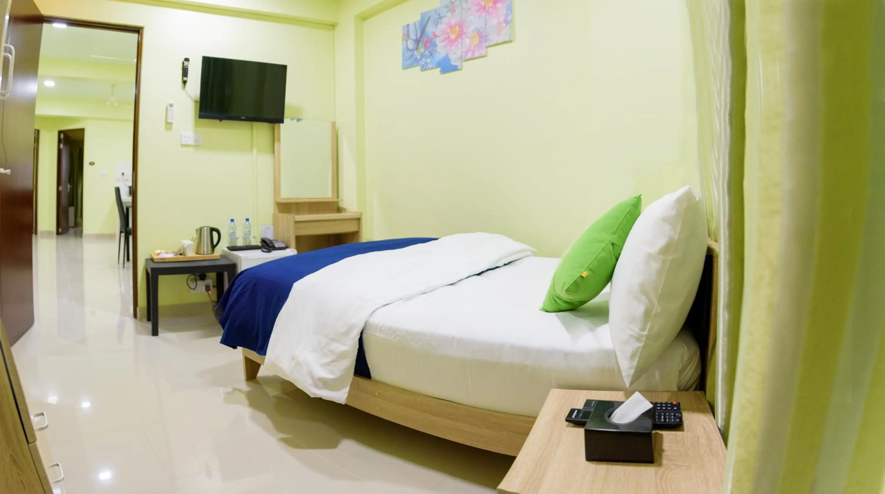 TV and multimedia, Bed in Tourist Inn