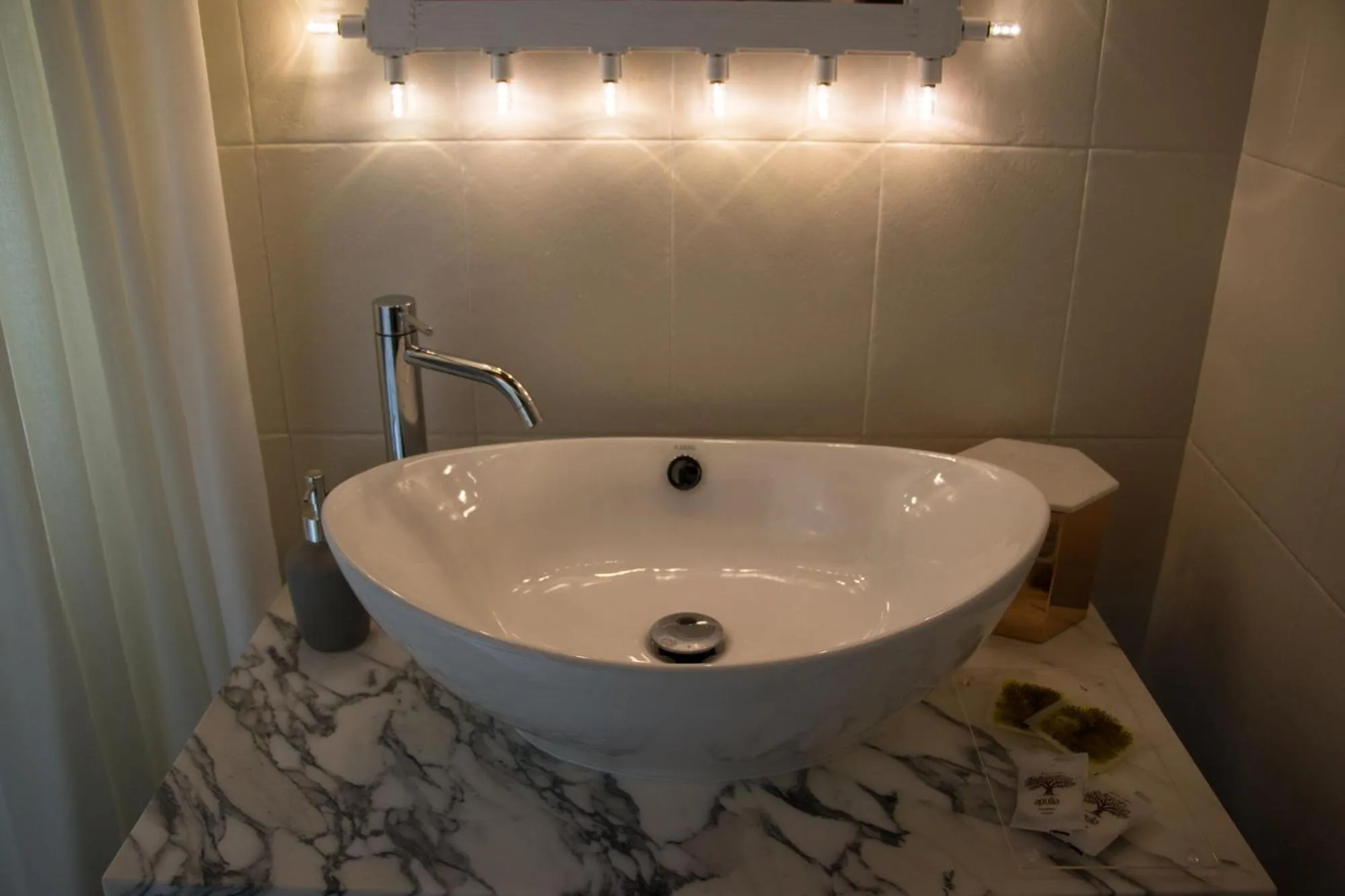 Cece Nove - Sotto l'Arco