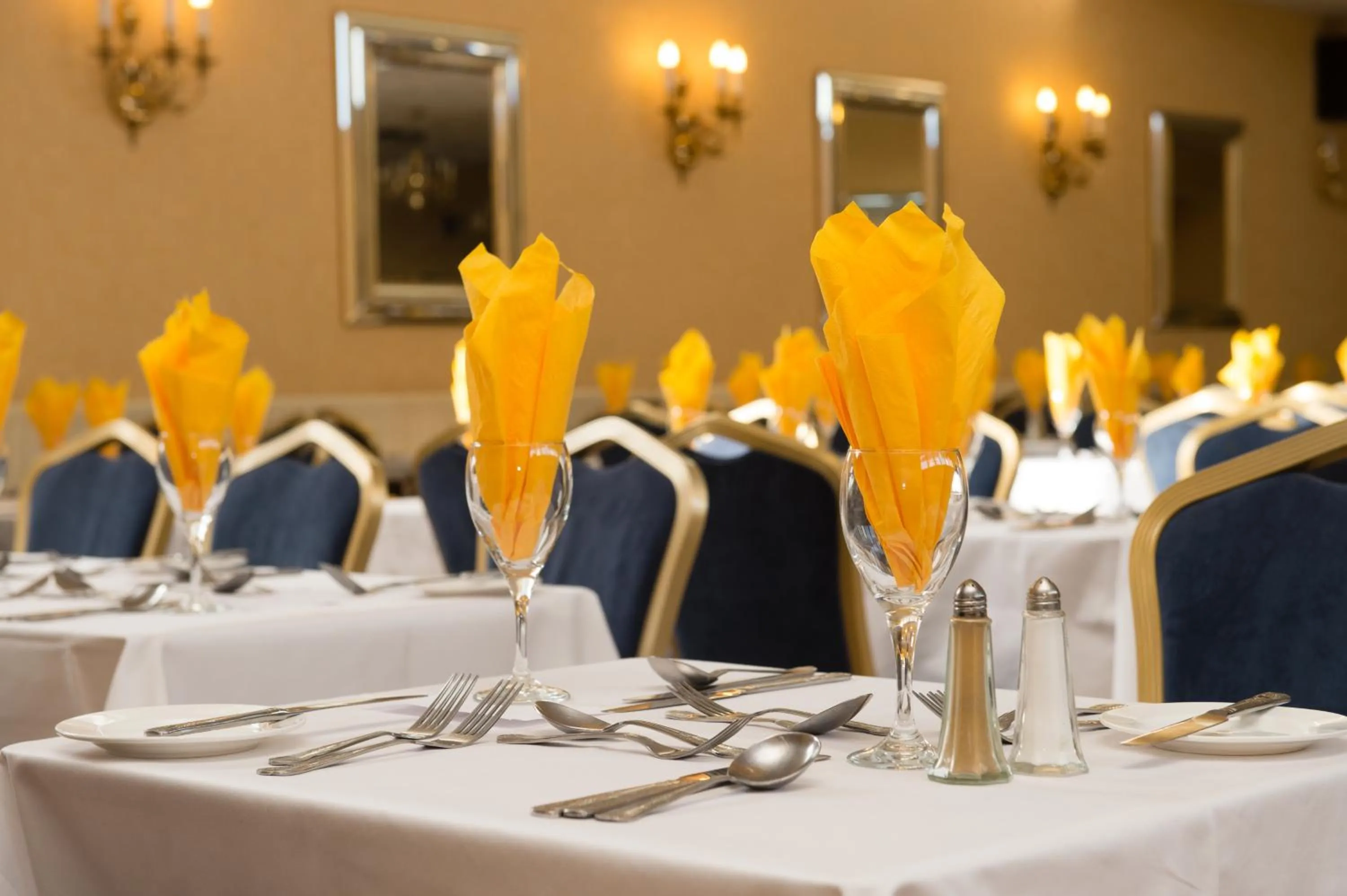 Restaurant/places to eat in Gwesty'r Marine Hotel & Spa