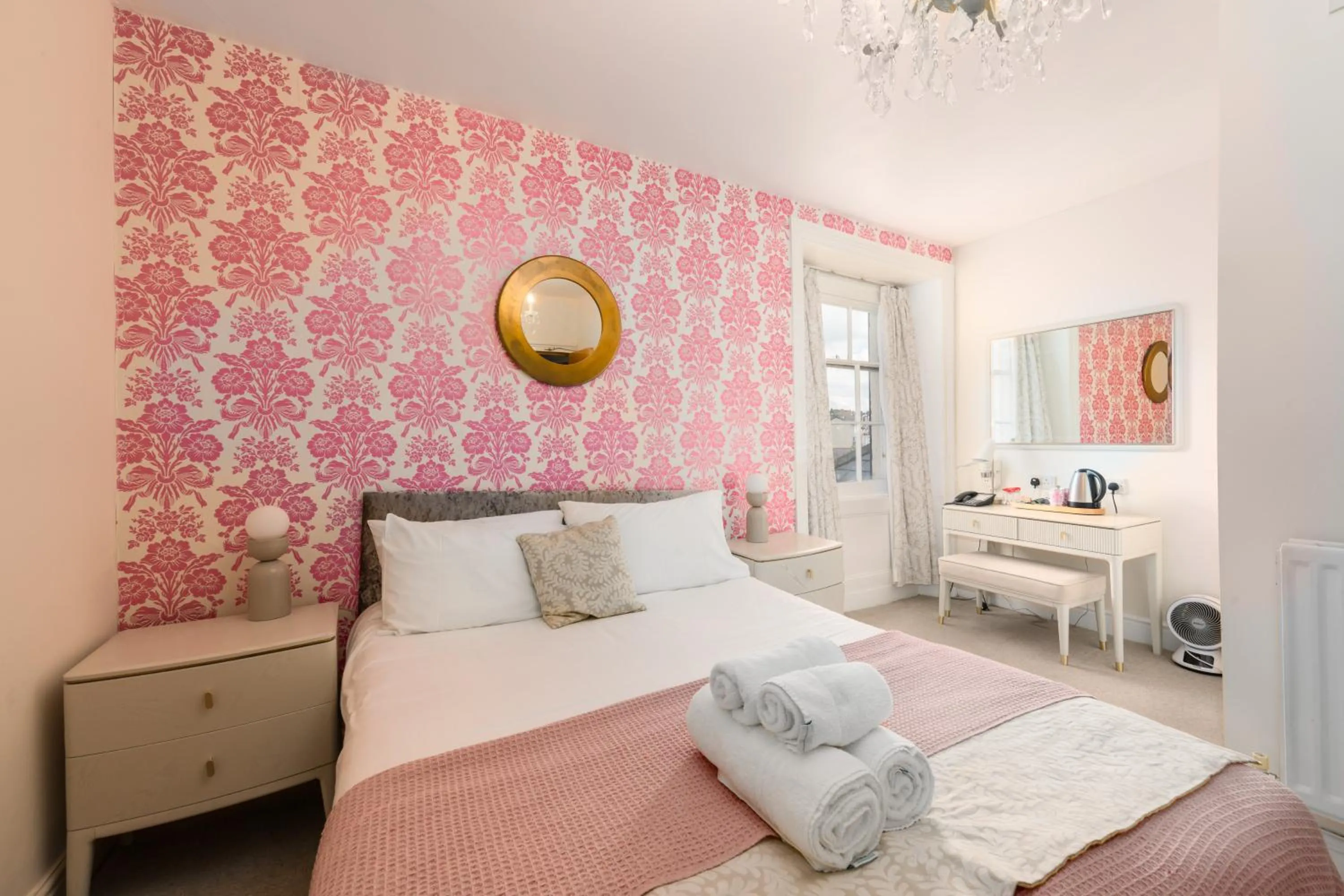 Bed in Gwesty'r Marine Hotel & Spa