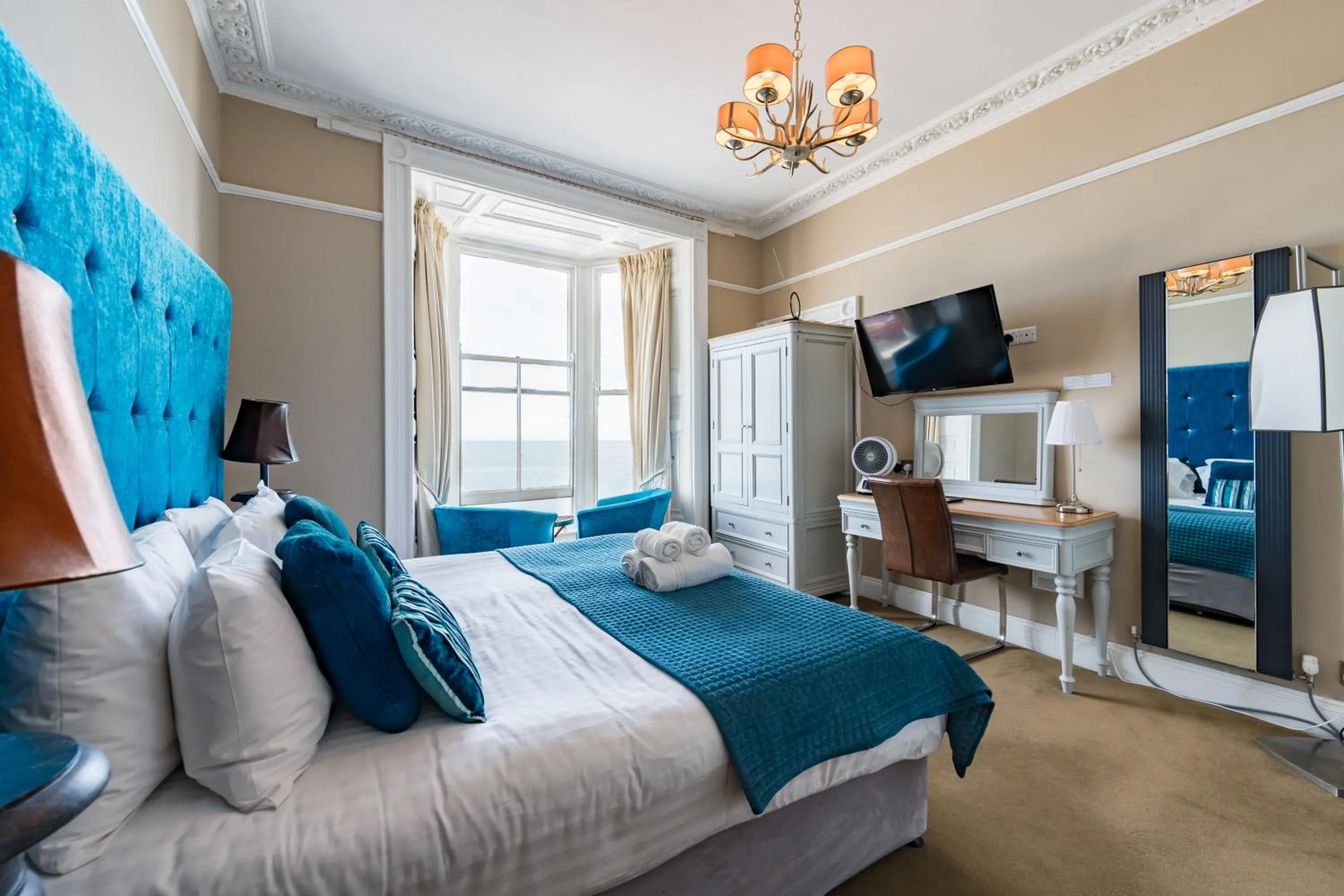 Bed in Gwesty'r Marine Hotel & Spa