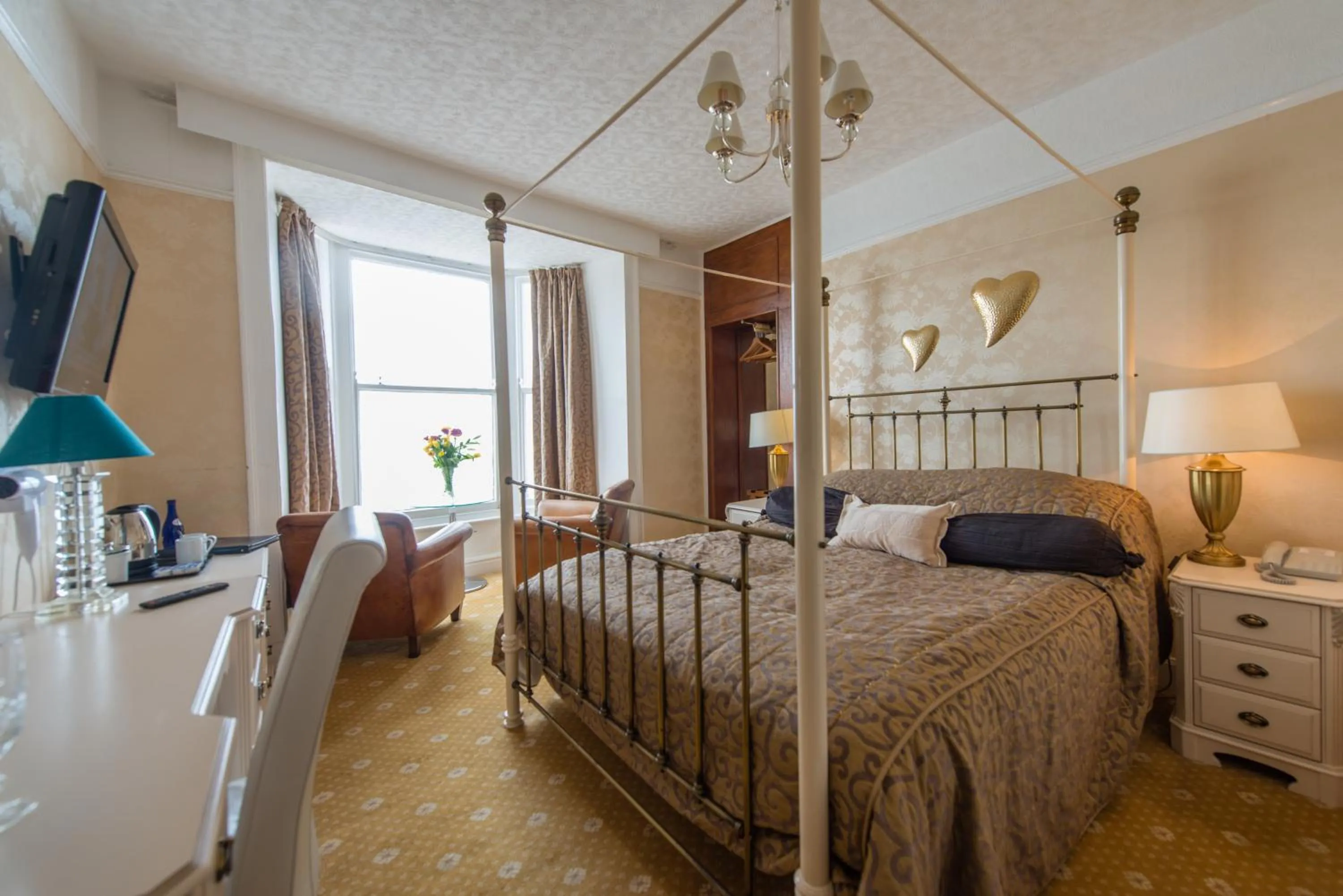 Bedroom, Bed in Gwesty'r Marine Hotel & Spa